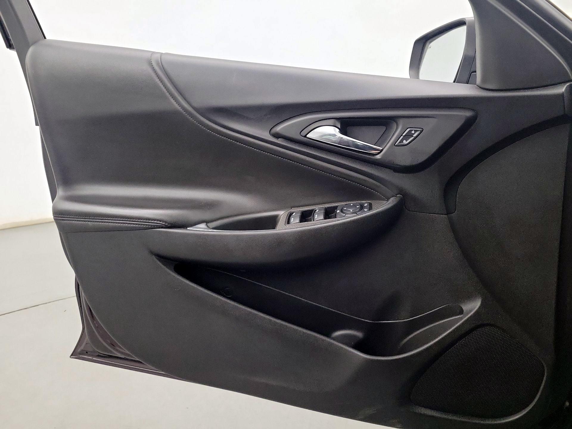 Thumbnail: 2020 Chevrolet Malibu - 12