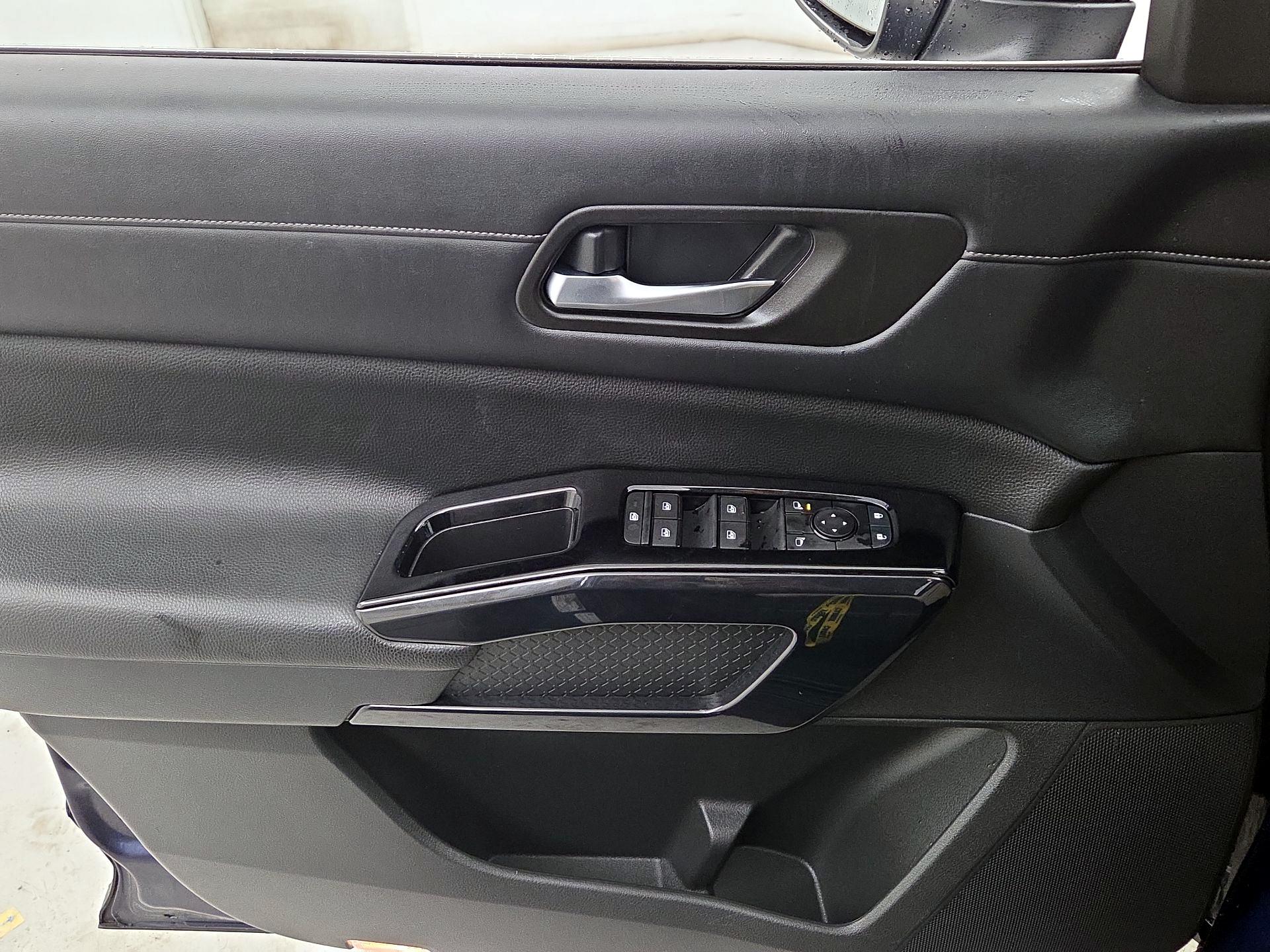 Thumbnail: 2022 Nissan Pathfinder - 12