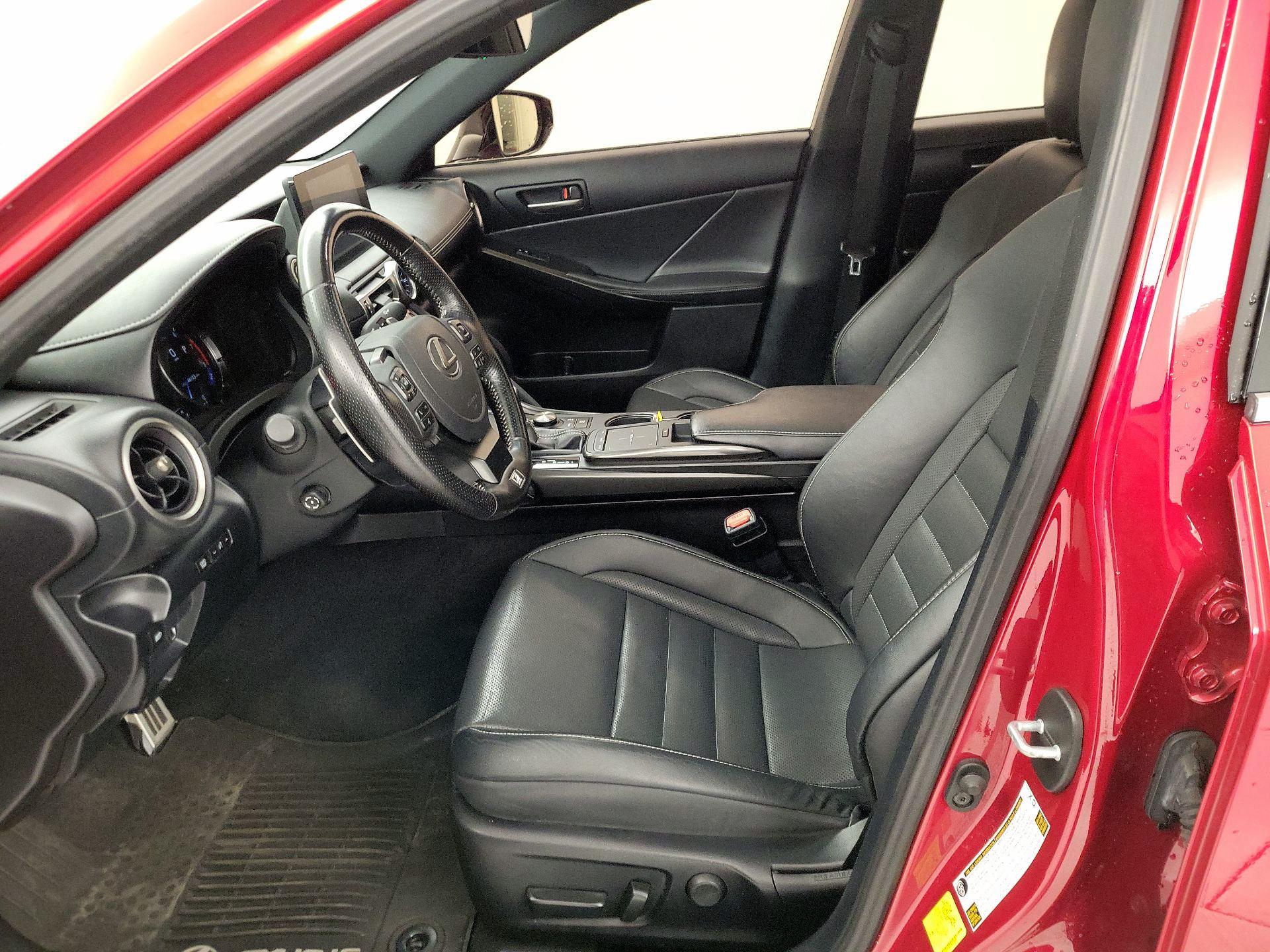 Thumbnail: 2022 Lexus IS - 11