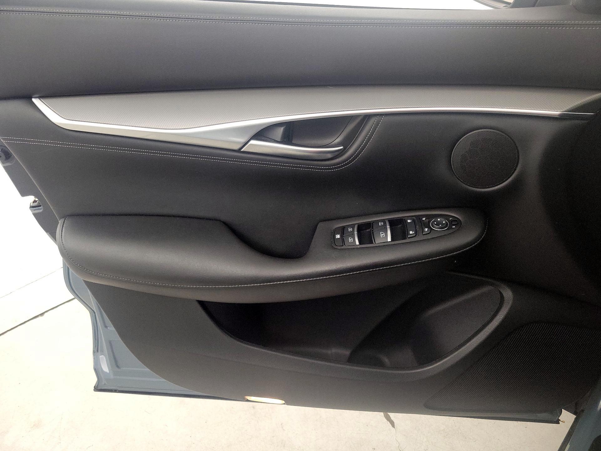 Thumbnail: 2023 INFINITI QX55 - 12