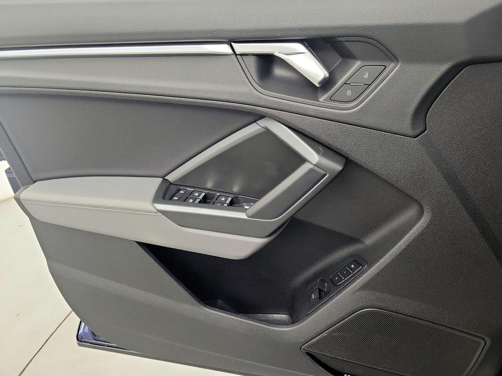 Thumbnail: 2022 Audi Q3 - 10