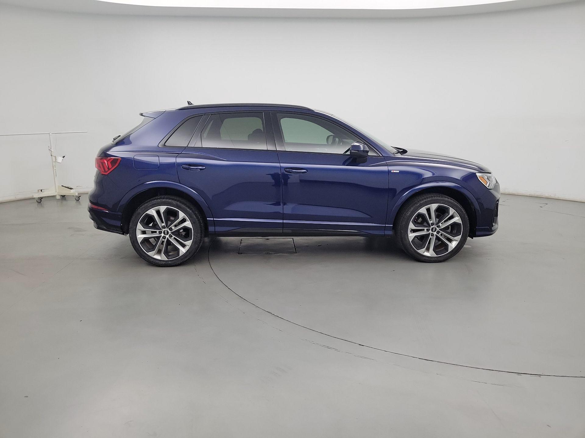 Thumbnail: 2022 Audi Q3 - 4