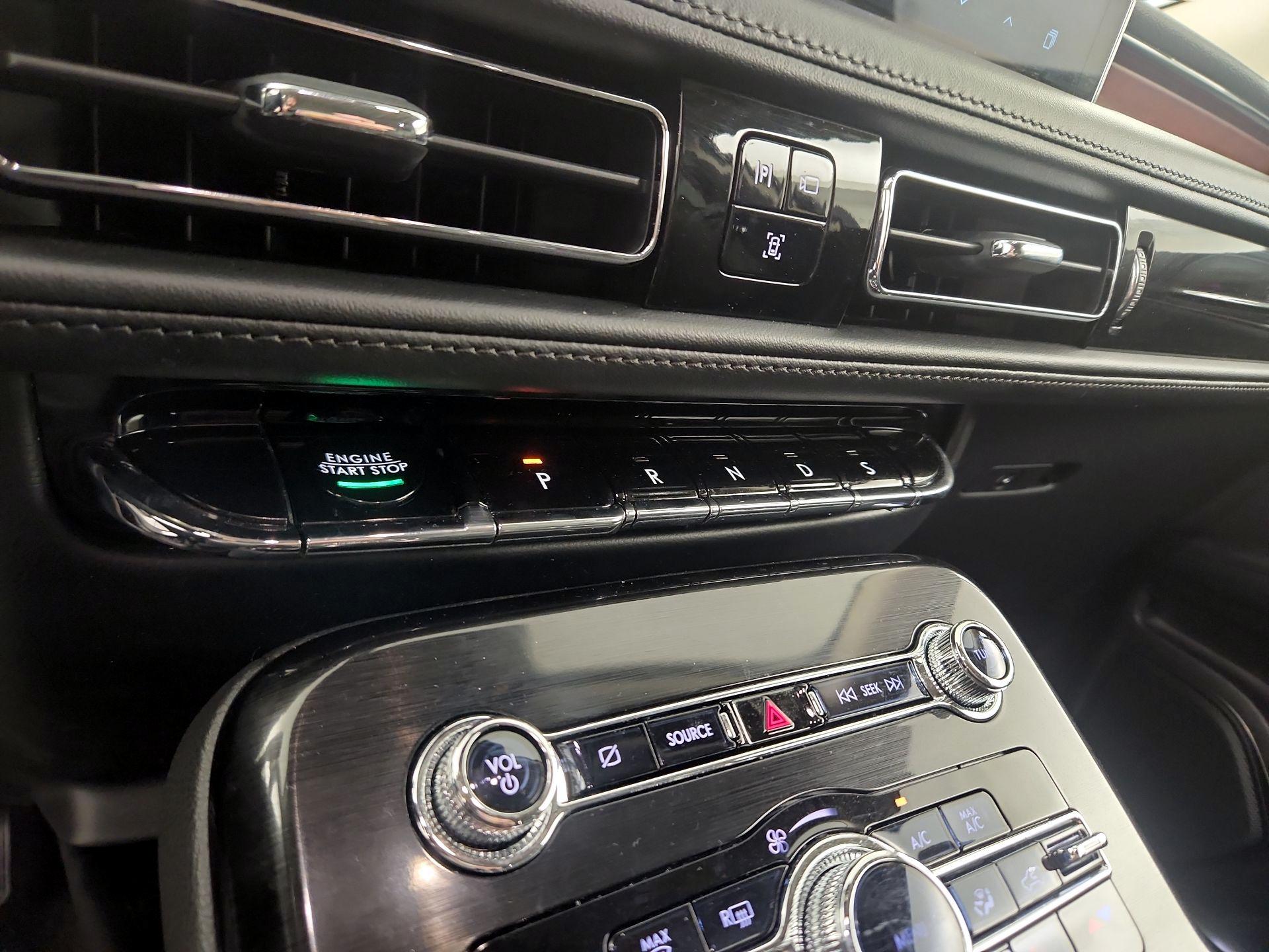 Thumbnail: 2022 Lincoln Nautilus - 16