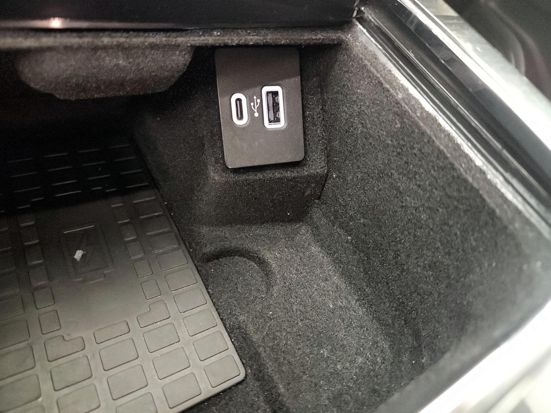 Thumbnail: 2022 Lincoln Nautilus - 17