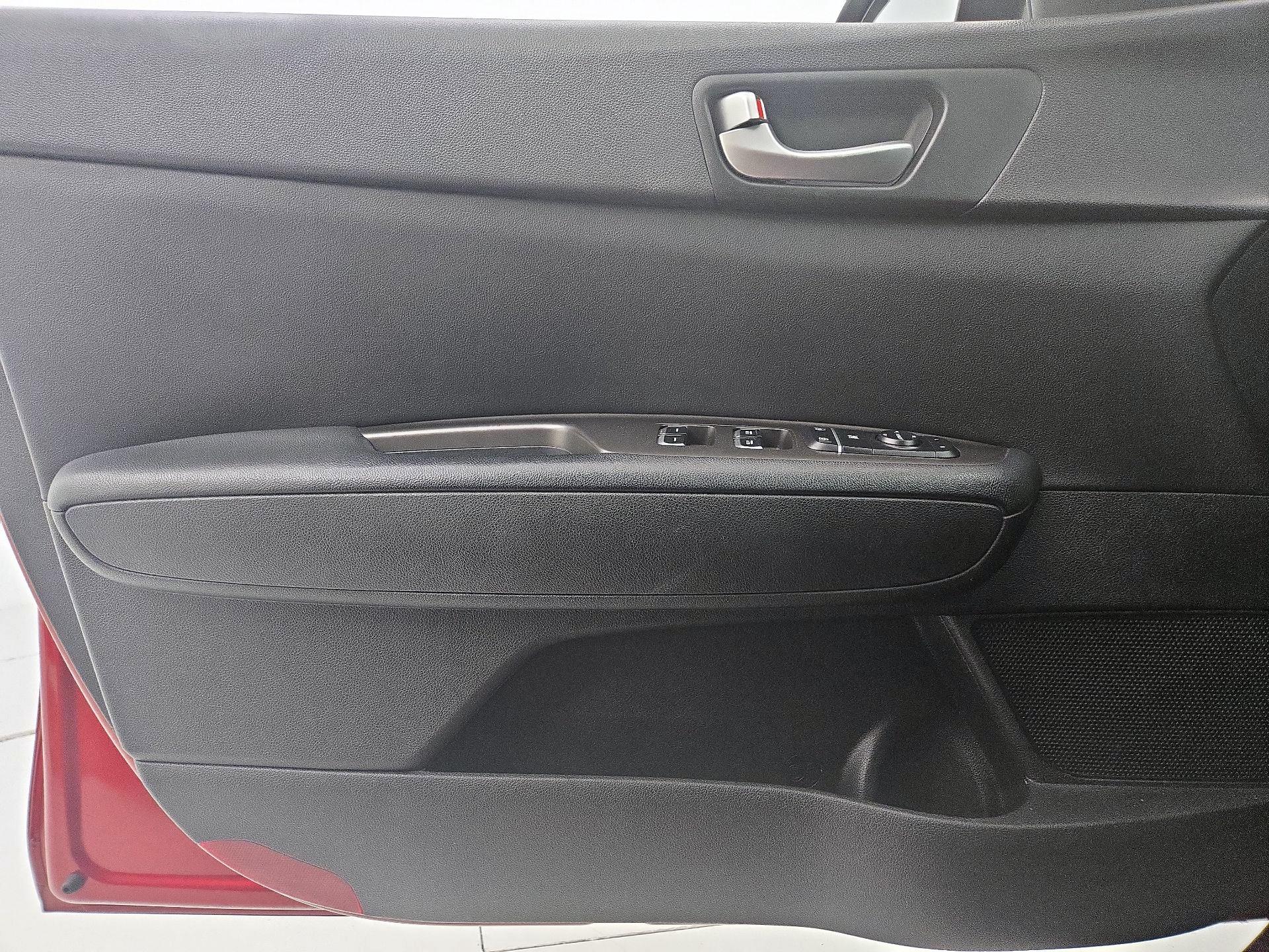 Thumbnail: 2020 Kia Optima - 12