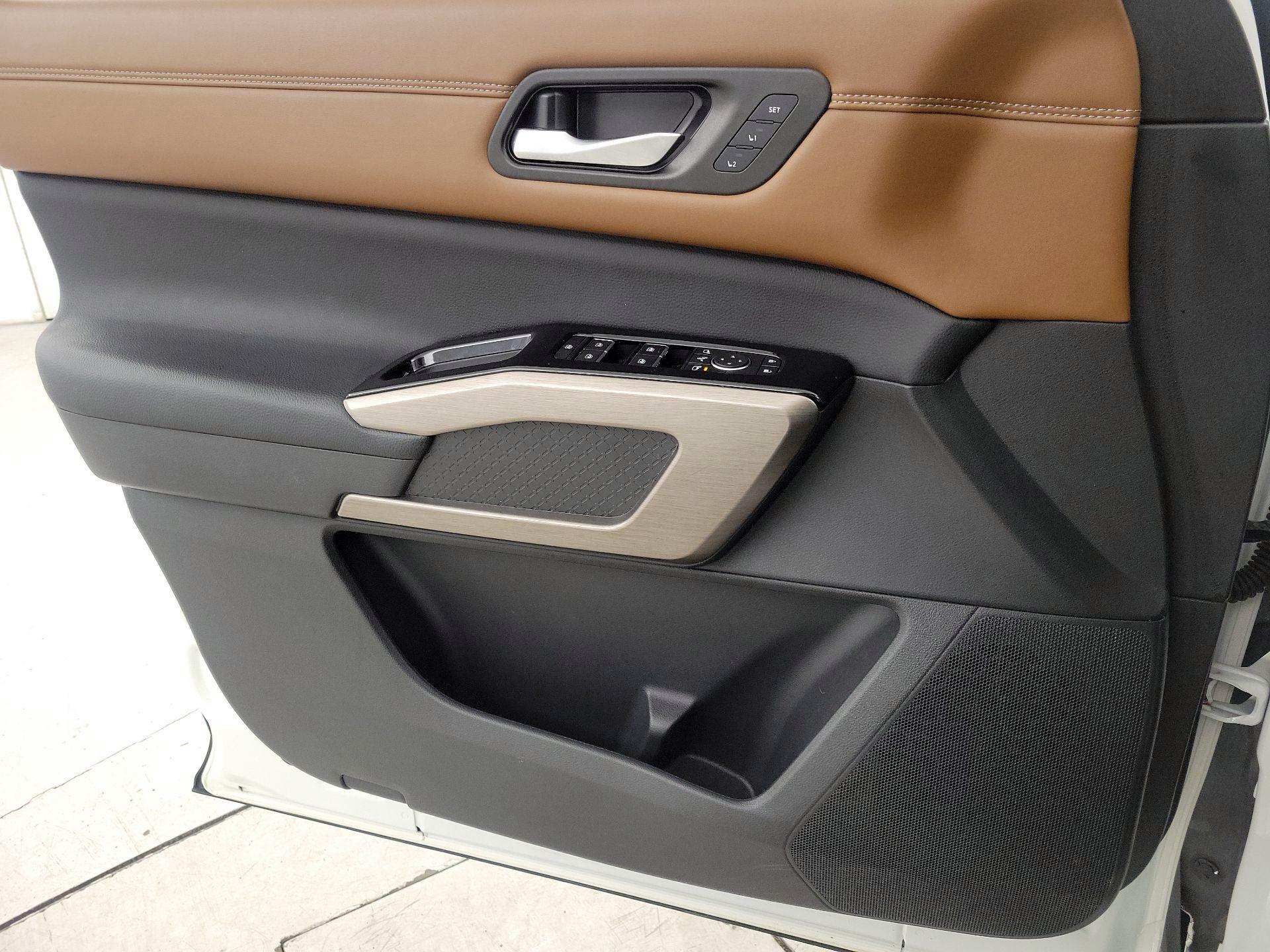 Thumbnail: 2023 Nissan Pathfinder - 12