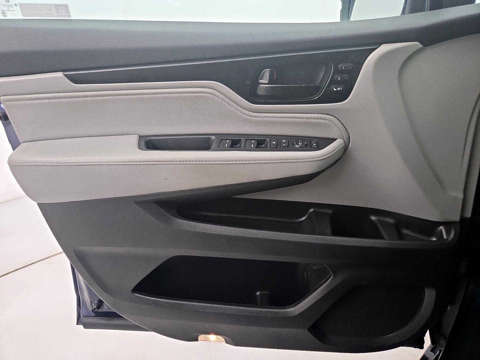 Thumbnail: 2023 Honda Odyssey - 12