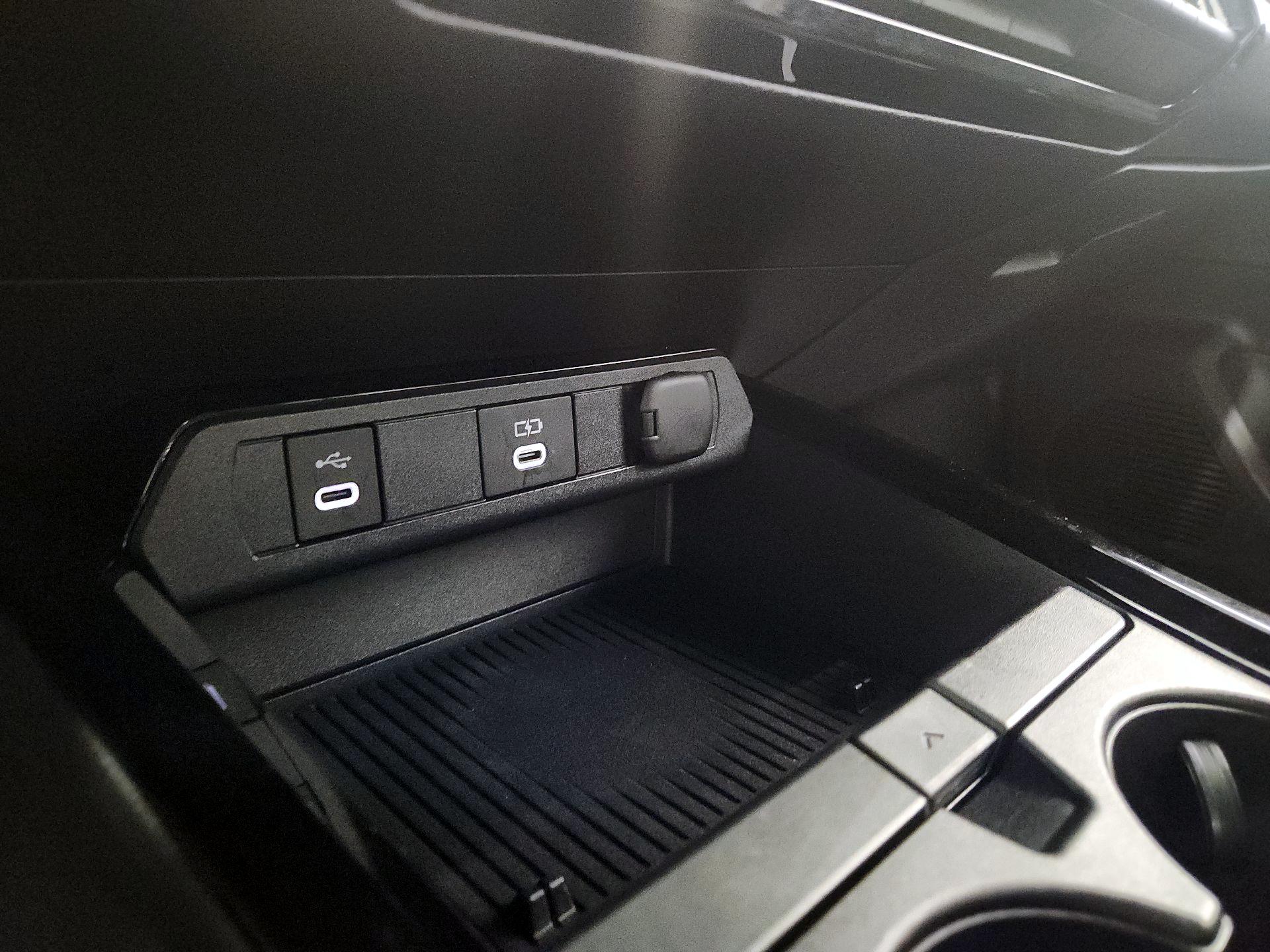 Thumbnail: 2024 Toyota Prius Prime - 19