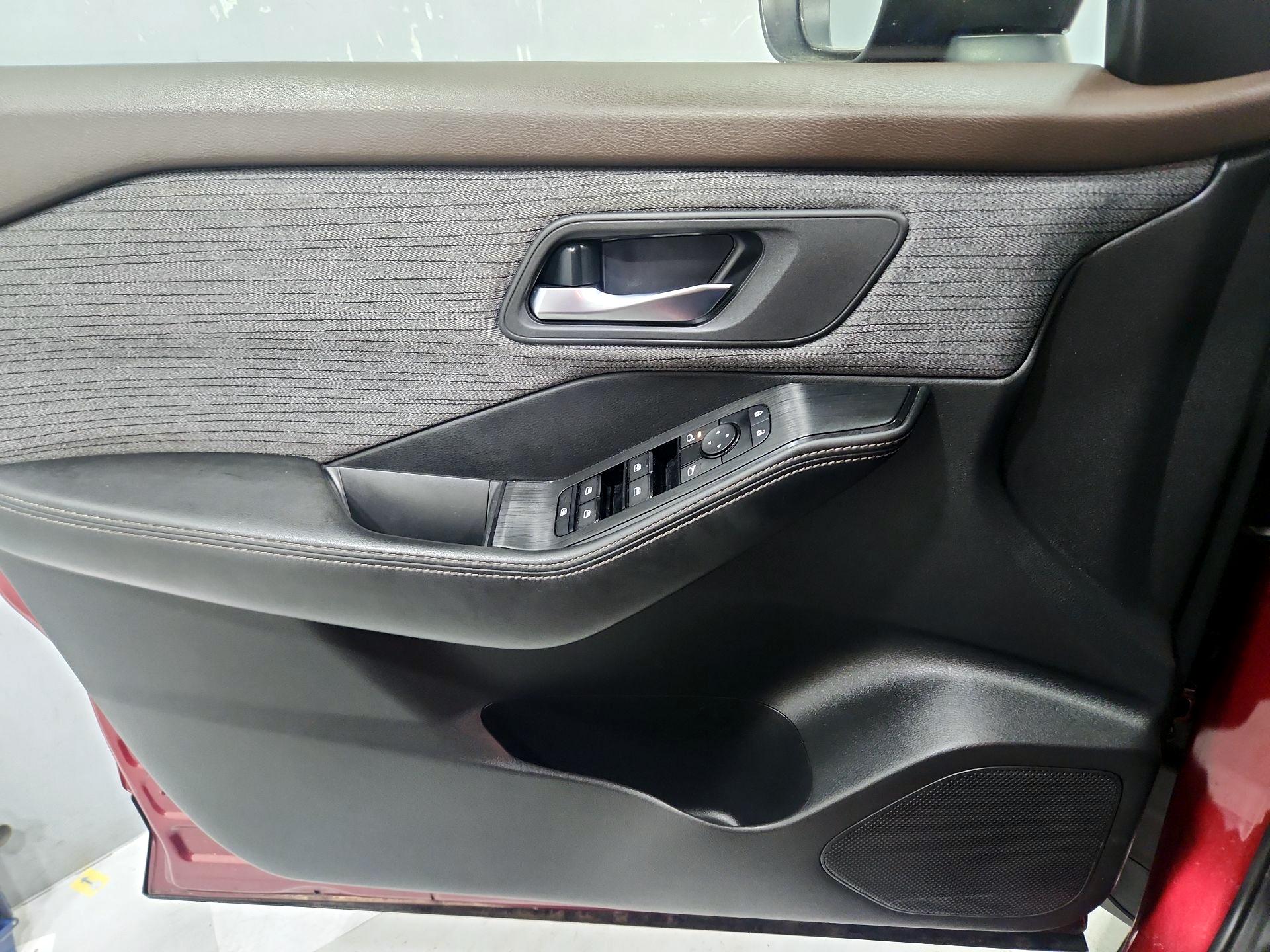 Thumbnail: 2023 Nissan Rogue - 12