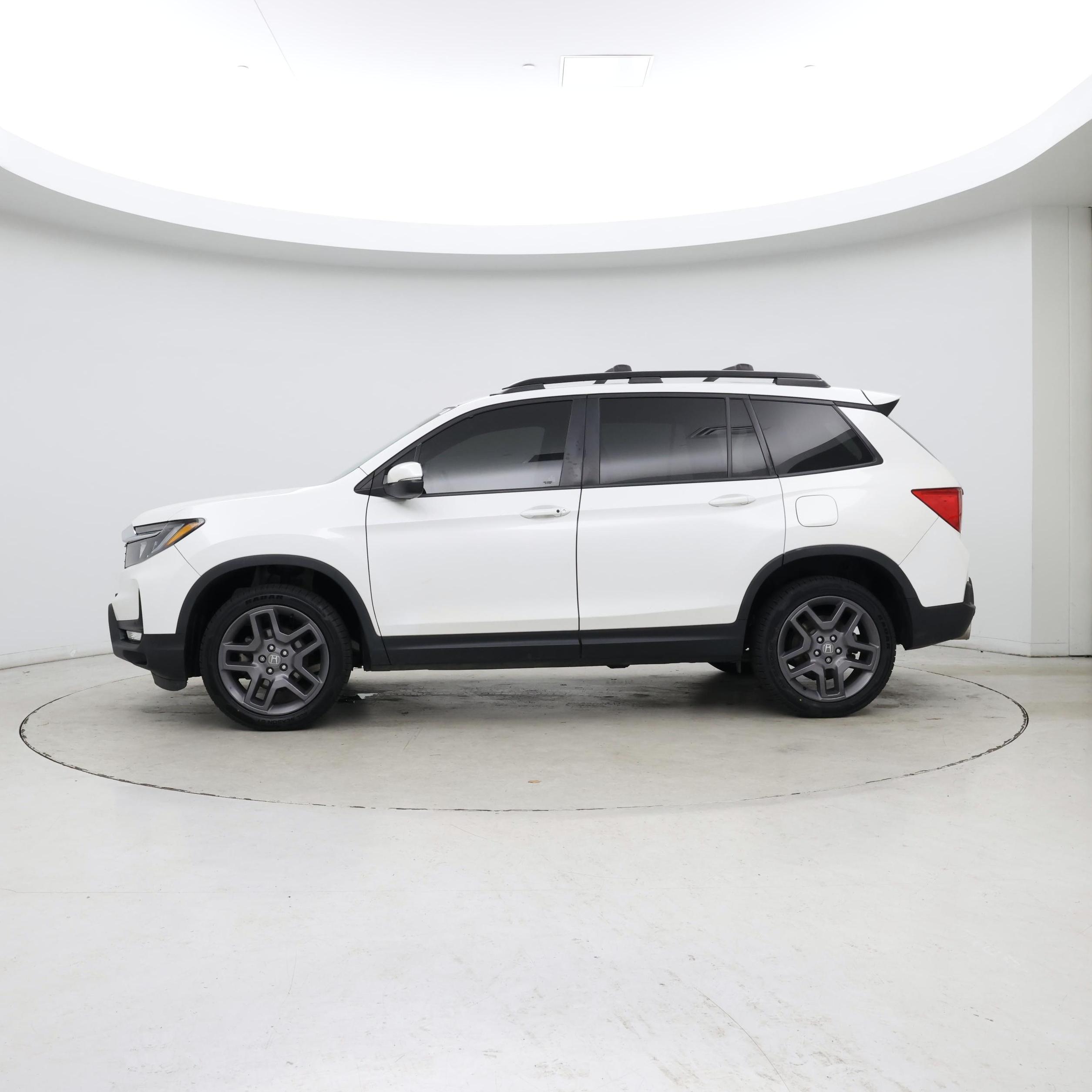 Thumbnail: 2023 Honda Passport - 3