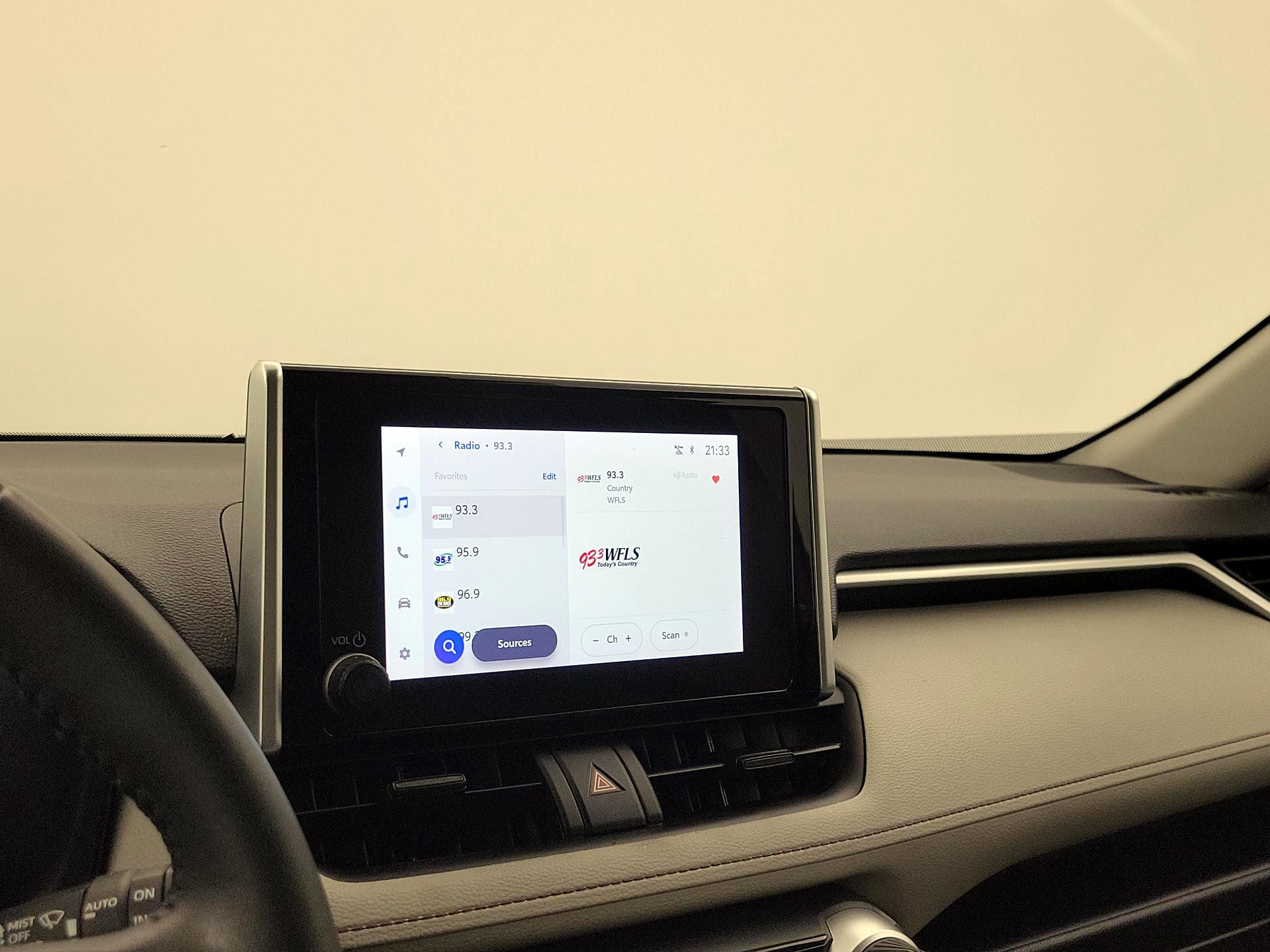 Thumbnail: 2023 Toyota RAV4 - 15