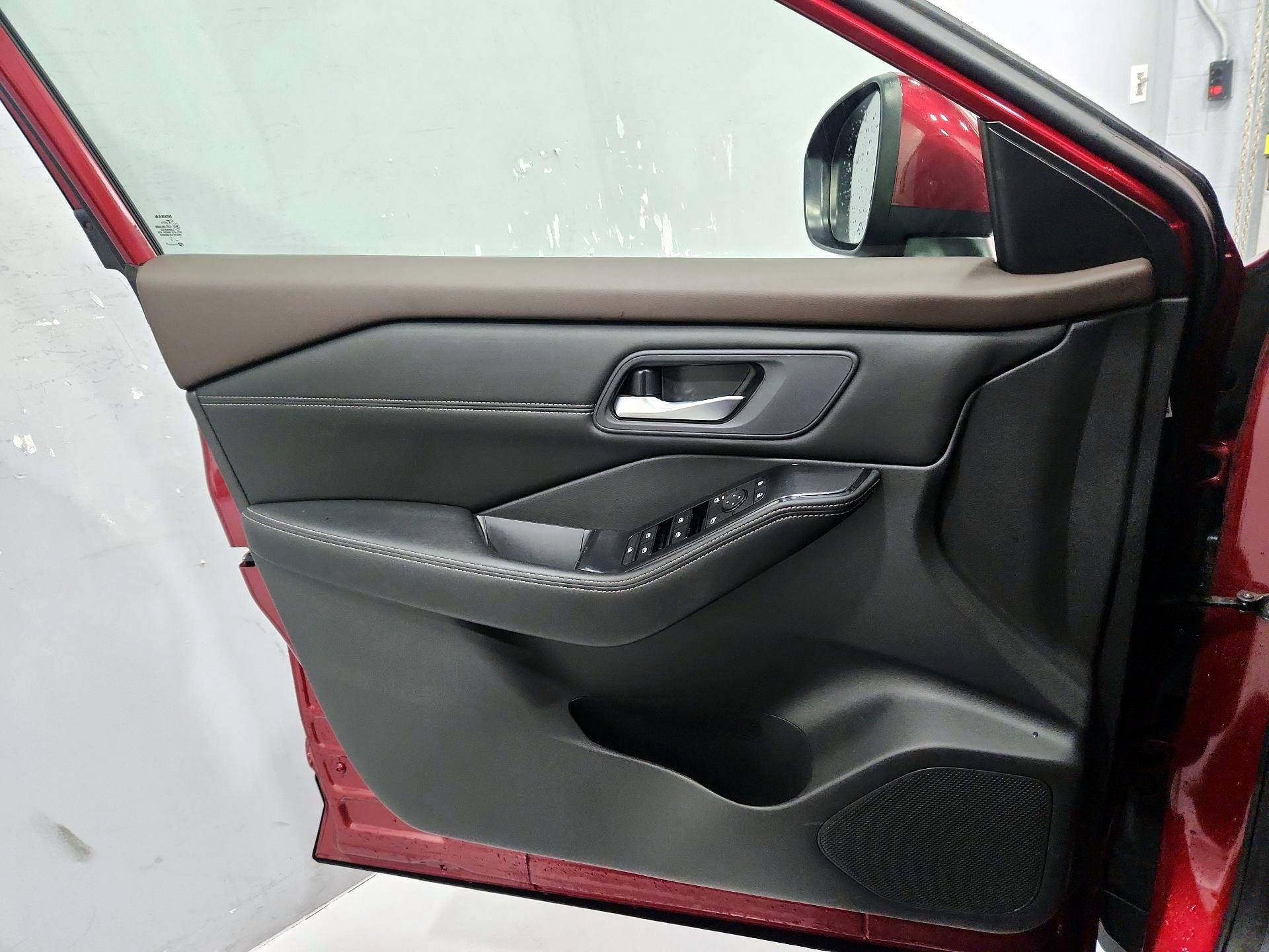 Thumbnail: 2022 Nissan Rogue - 12