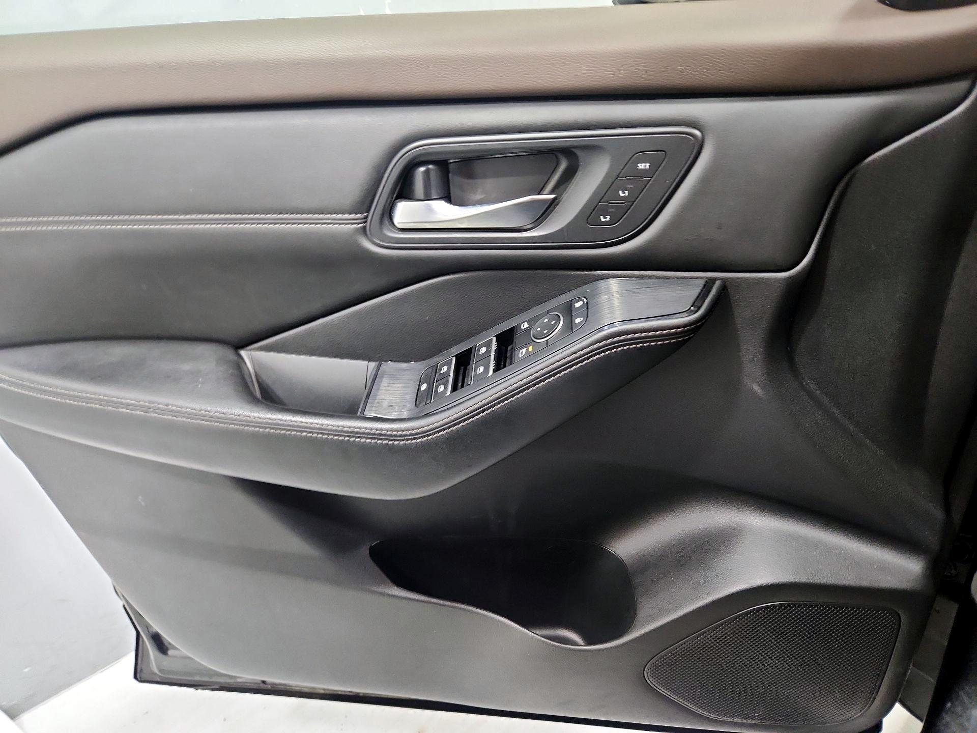 Thumbnail: 2023 Nissan Rogue - 12