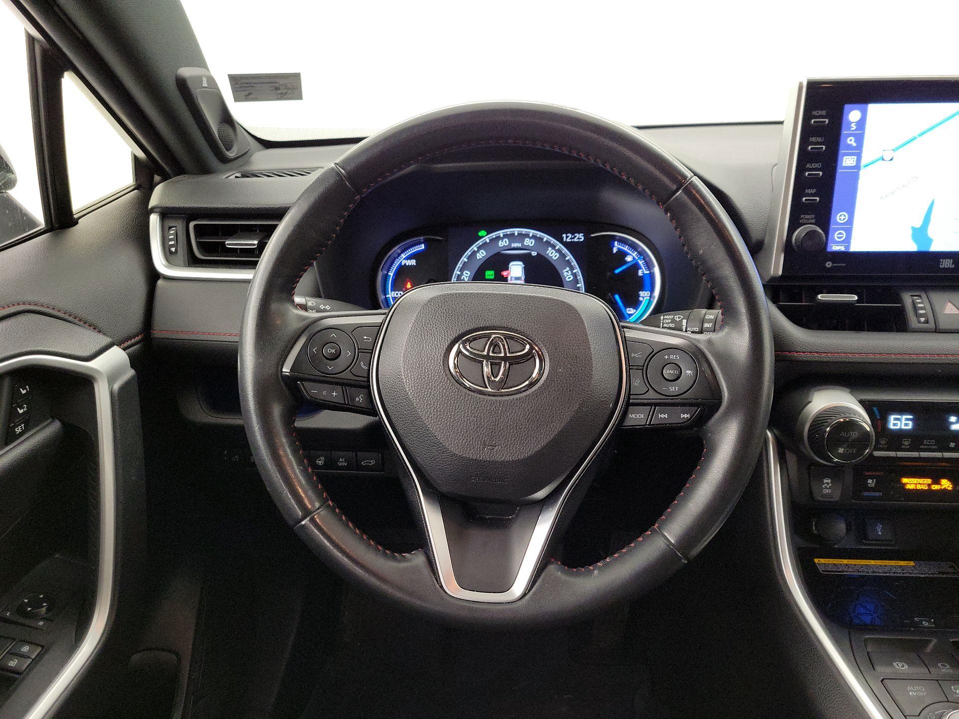 Thumbnail: 2021 Toyota RAV4 - 10