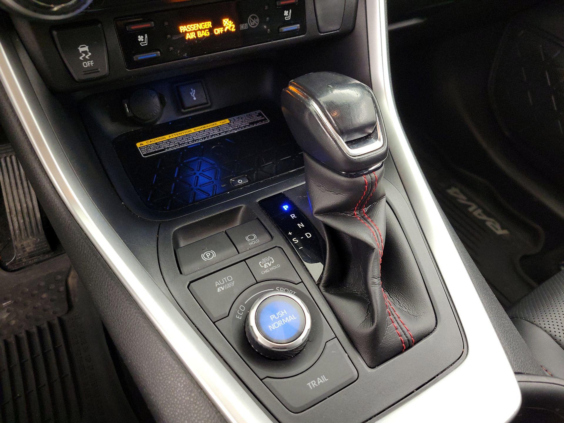 Thumbnail: 2021 Toyota RAV4 - 18