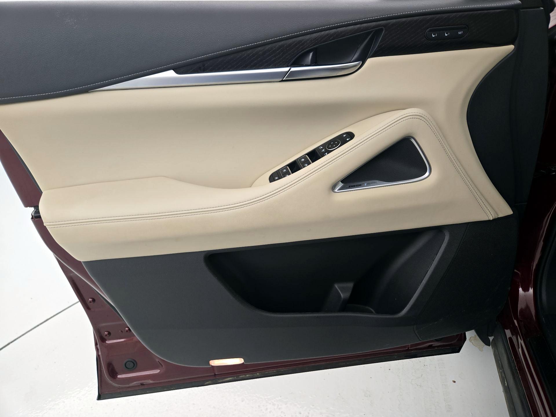 Thumbnail: 2023 INFINITI QX60 - 12