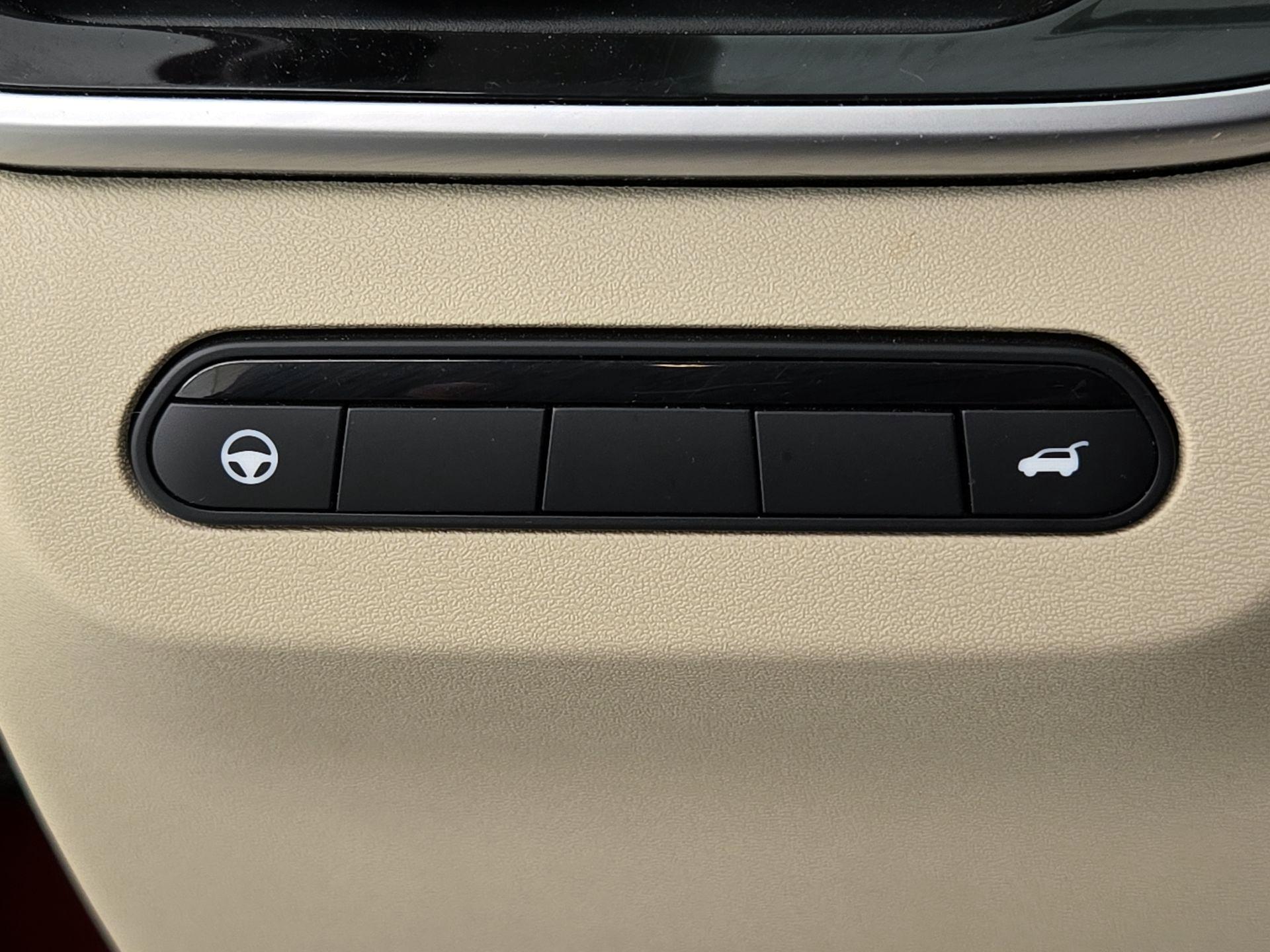 Thumbnail: 2023 INFINITI QX60 - 13