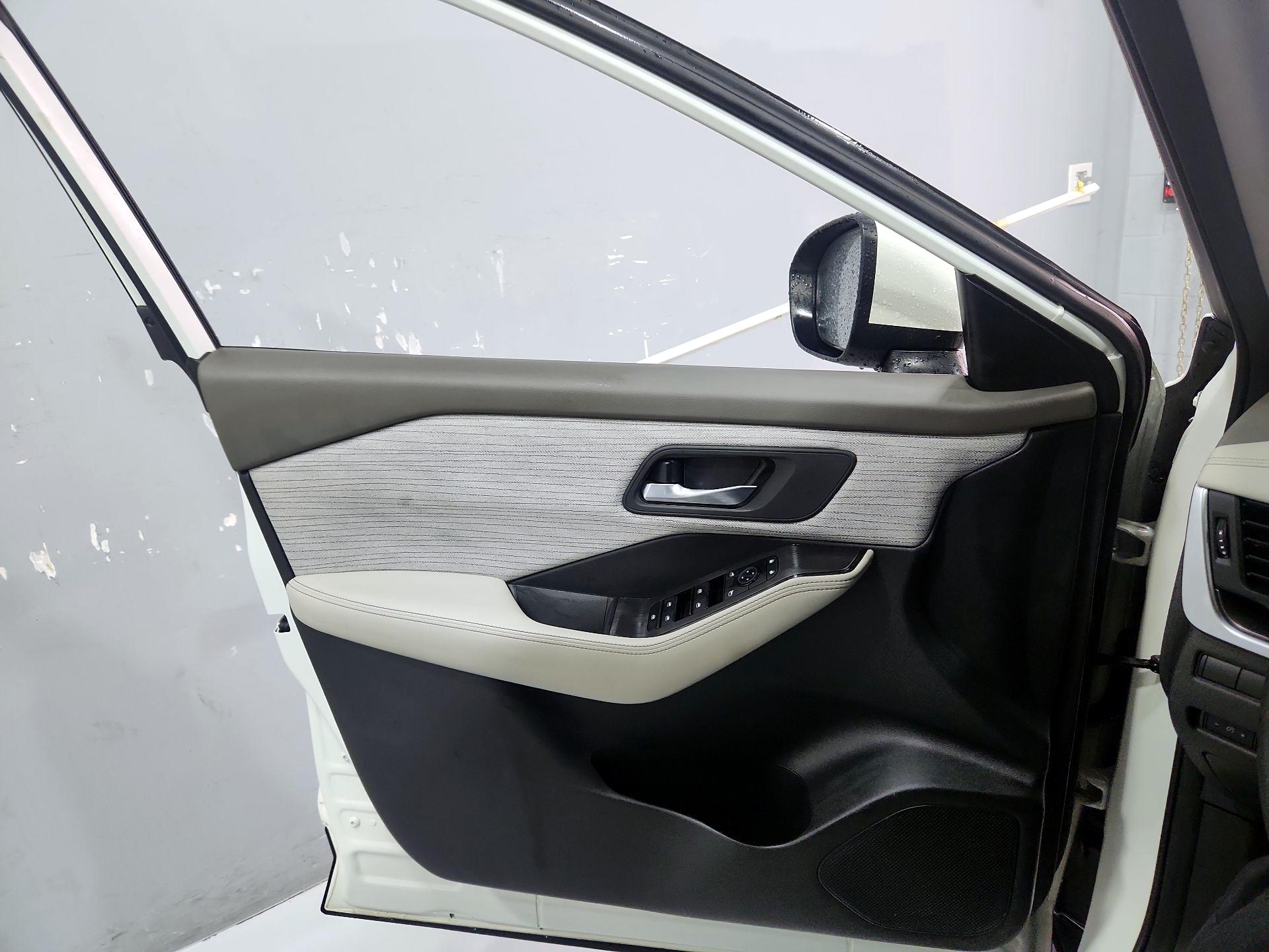 Thumbnail: 2023 Nissan Rogue - 12