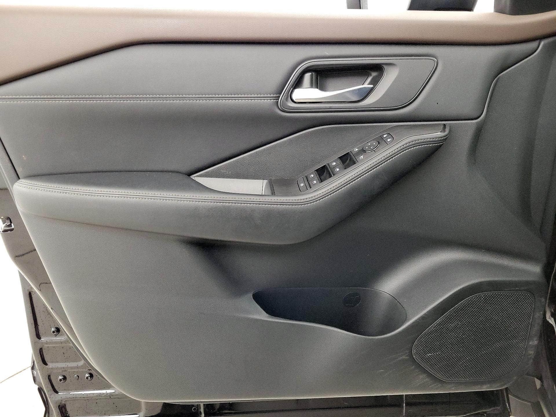 Thumbnail: 2023 Nissan Rogue - 12