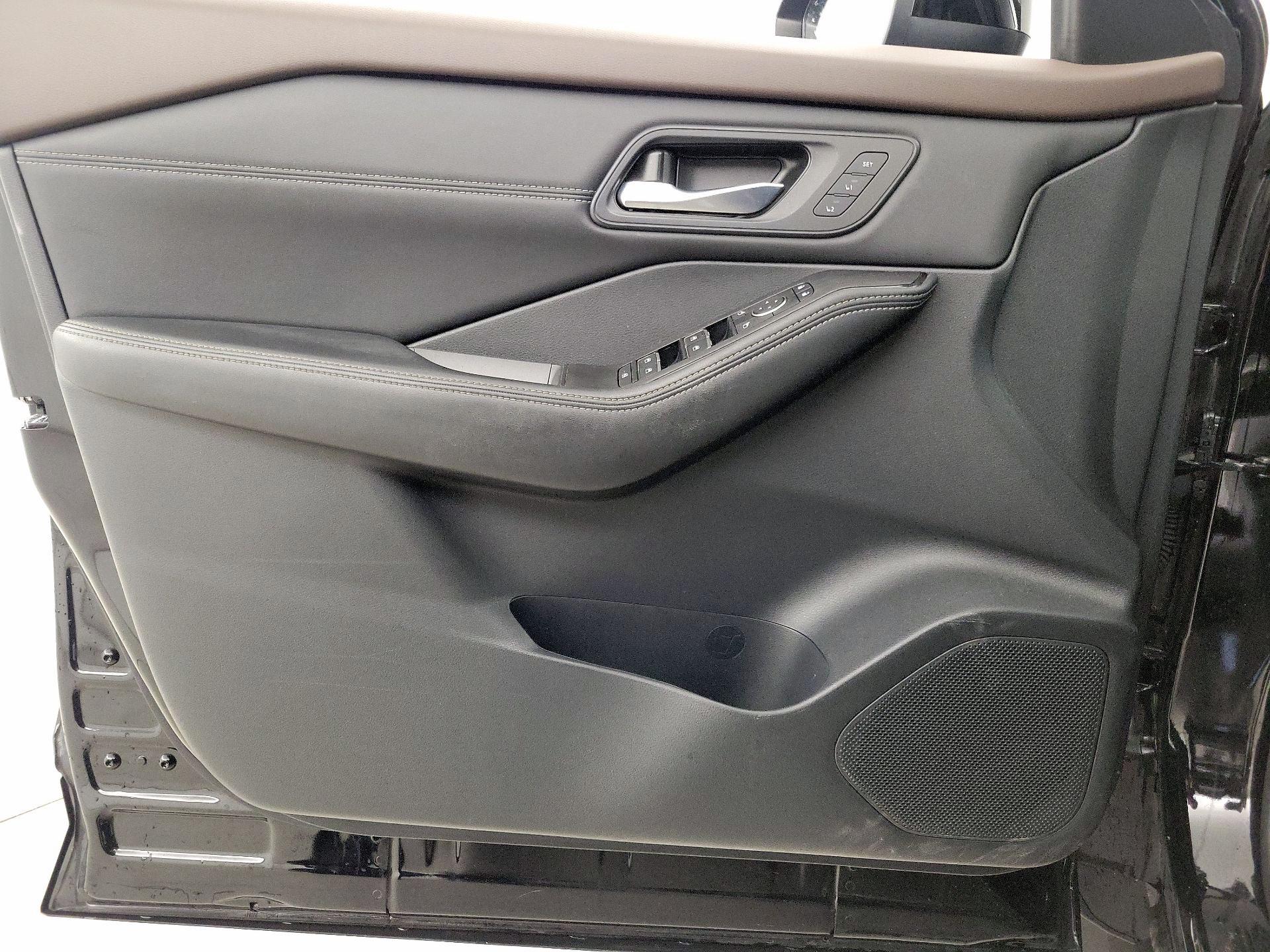 Thumbnail: 2023 Nissan Rogue - 12