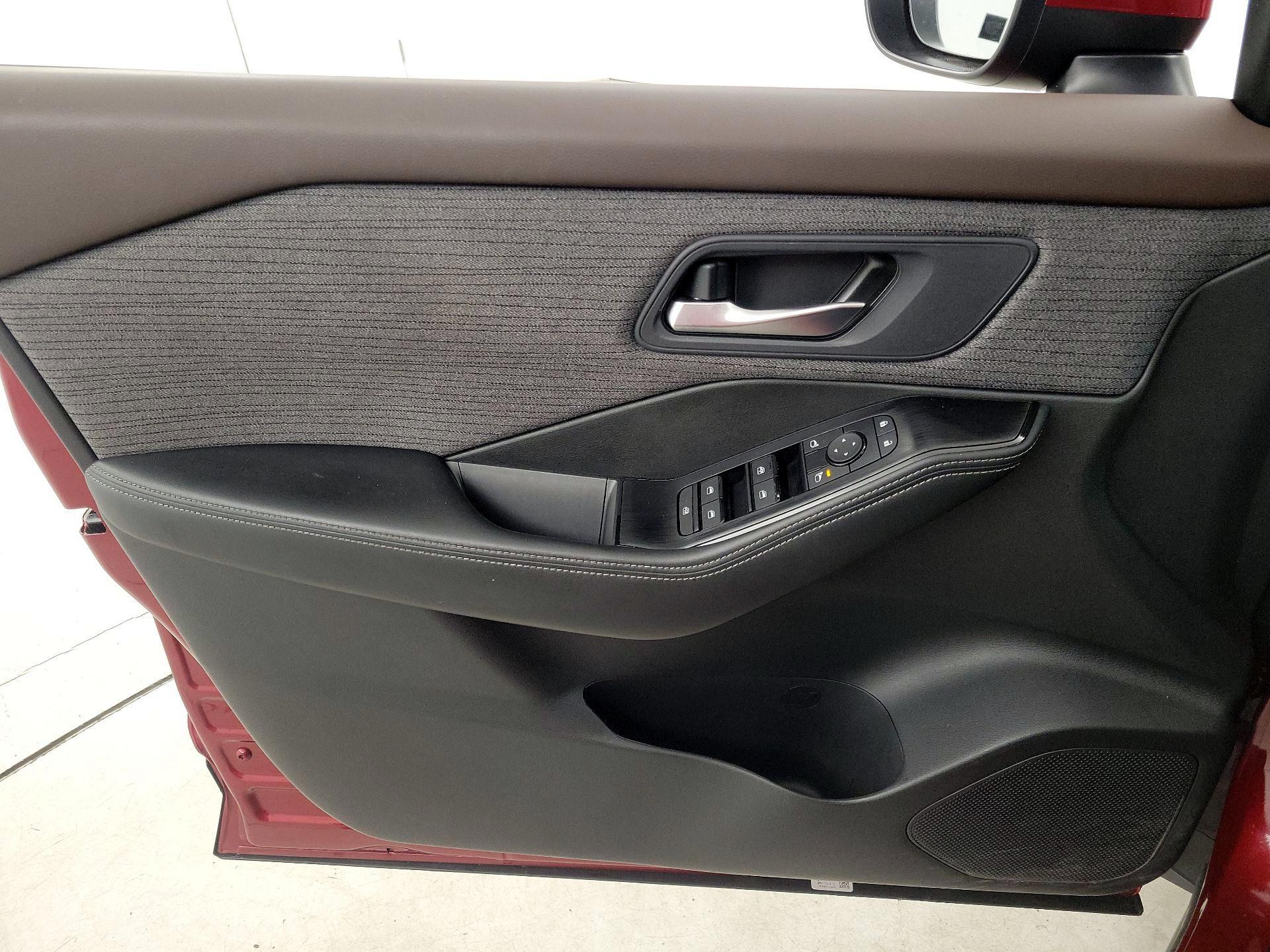 Thumbnail: 2023 Nissan Rogue - 12