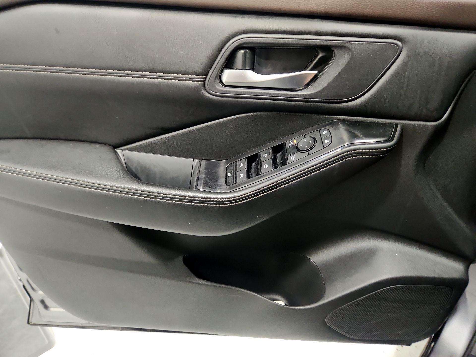 Thumbnail: 2023 Nissan Rogue - 12