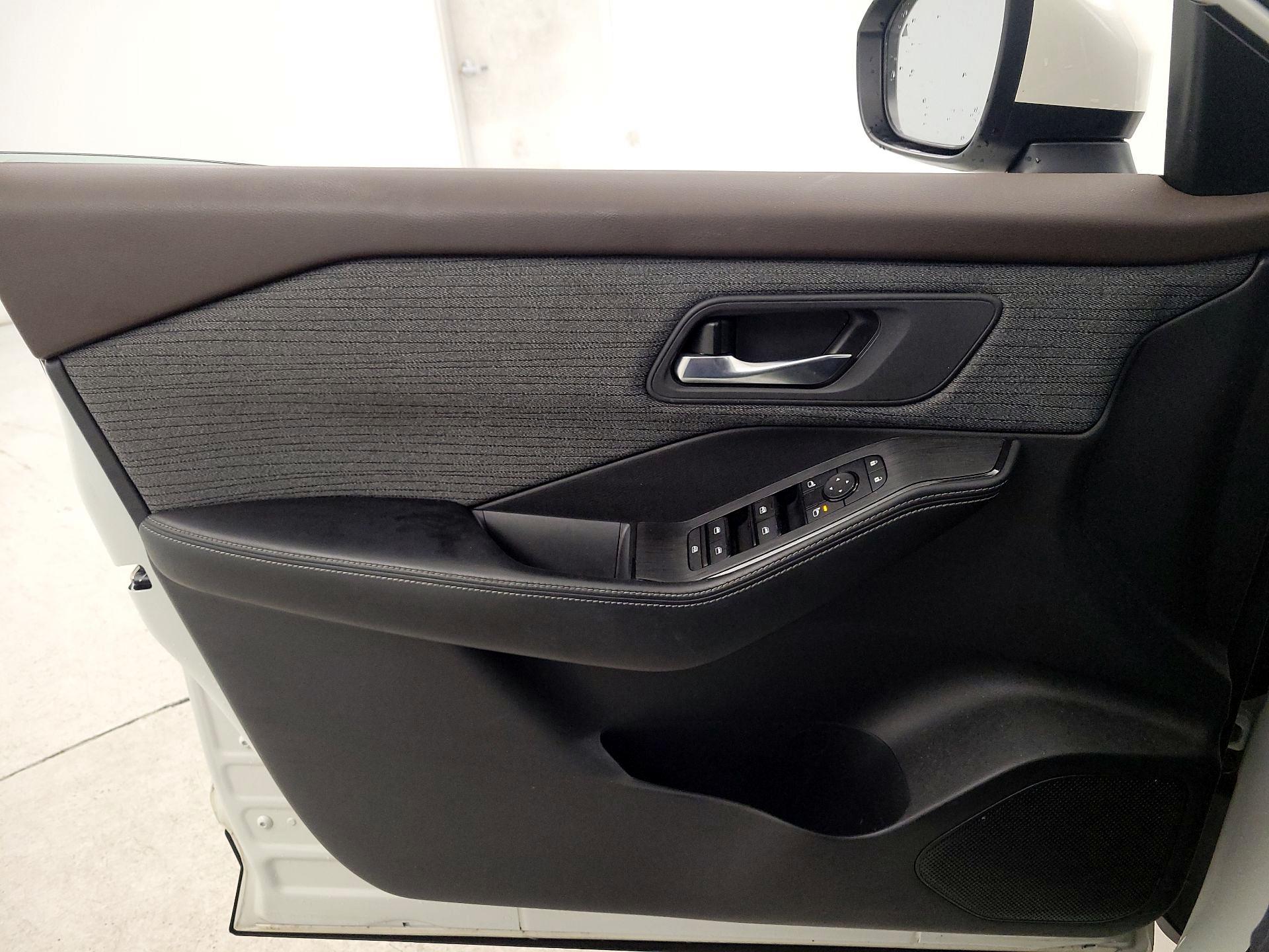 Thumbnail: 2023 Nissan Rogue - 12