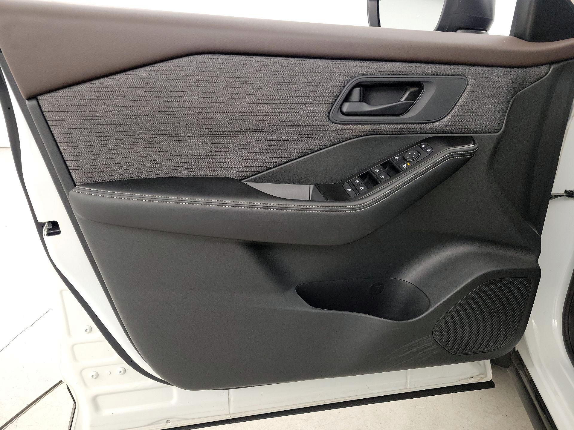 Thumbnail: 2022 Nissan Rogue - 12