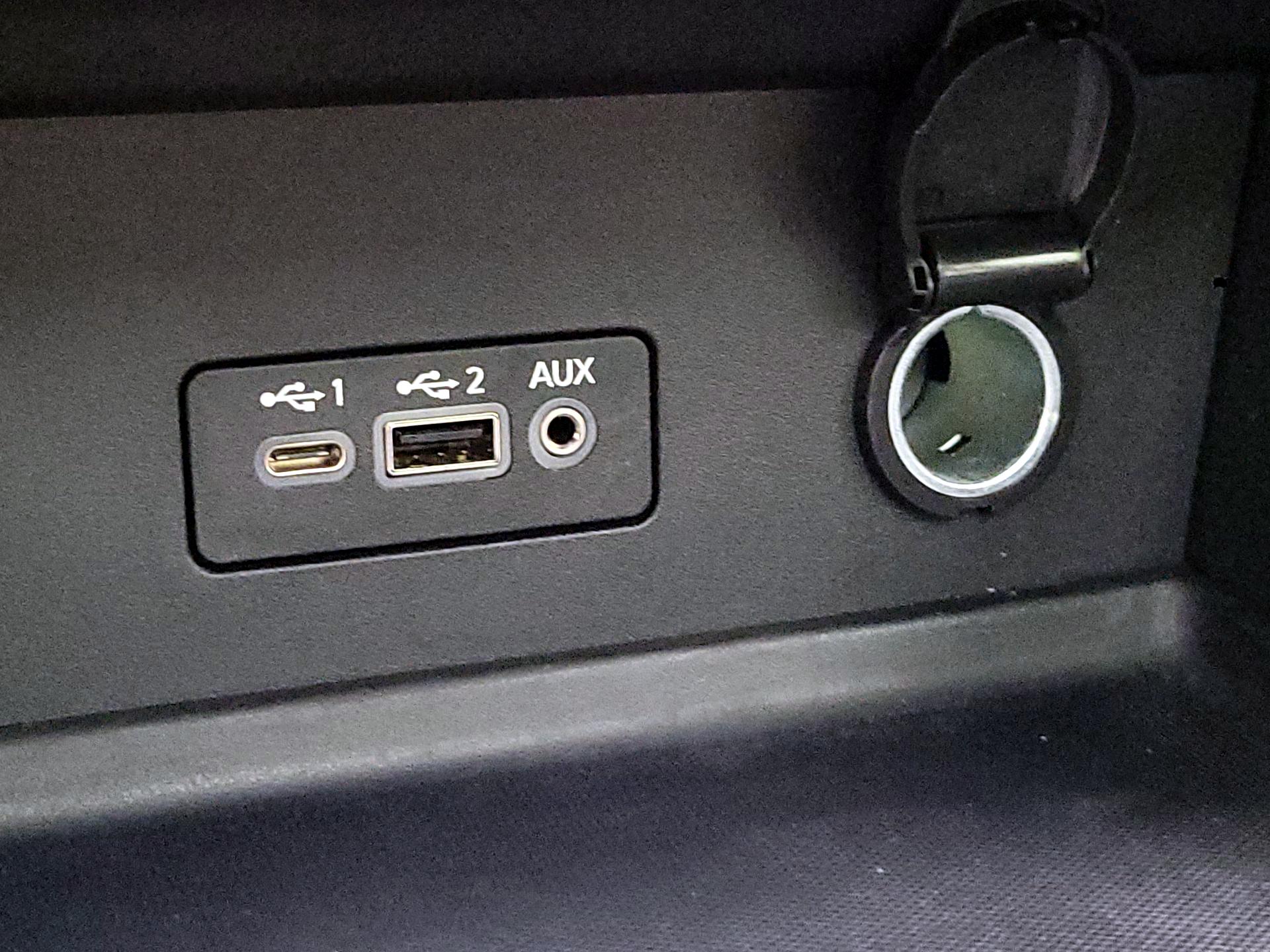 Thumbnail: 2022 Nissan Sentra - 16