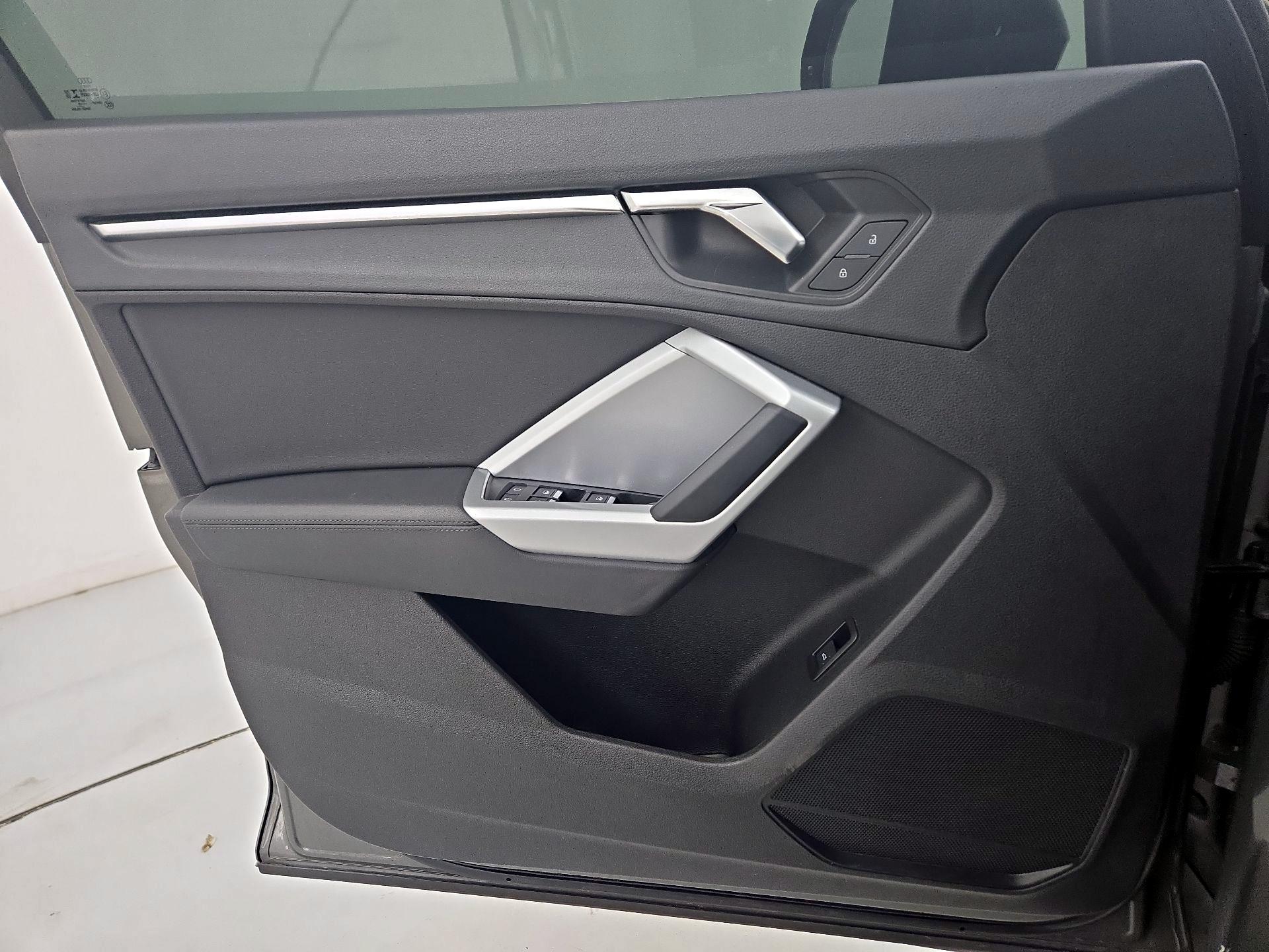 Thumbnail: 2020 Audi Q3 - 12