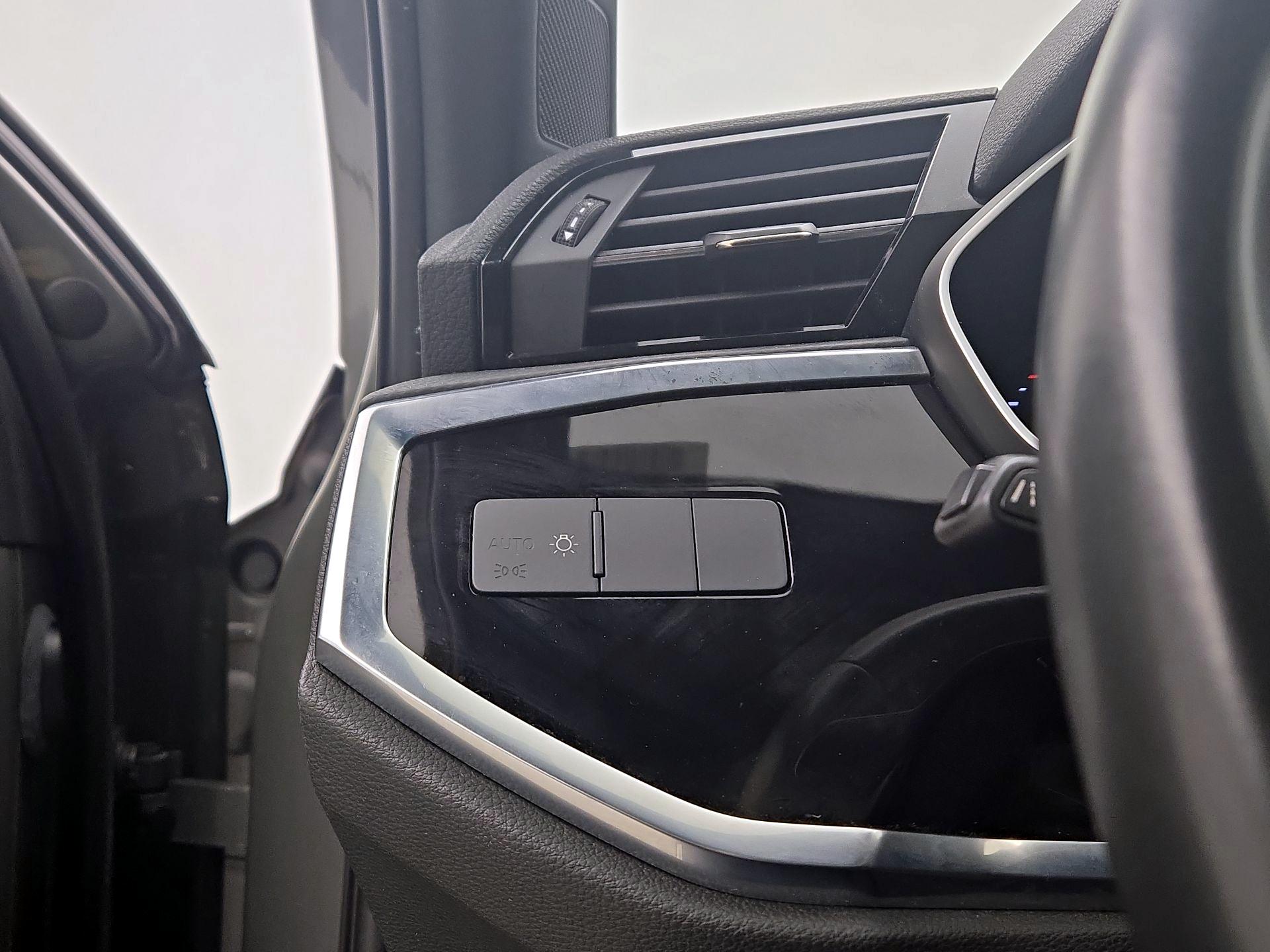 Thumbnail: 2020 Audi Q3 - 13