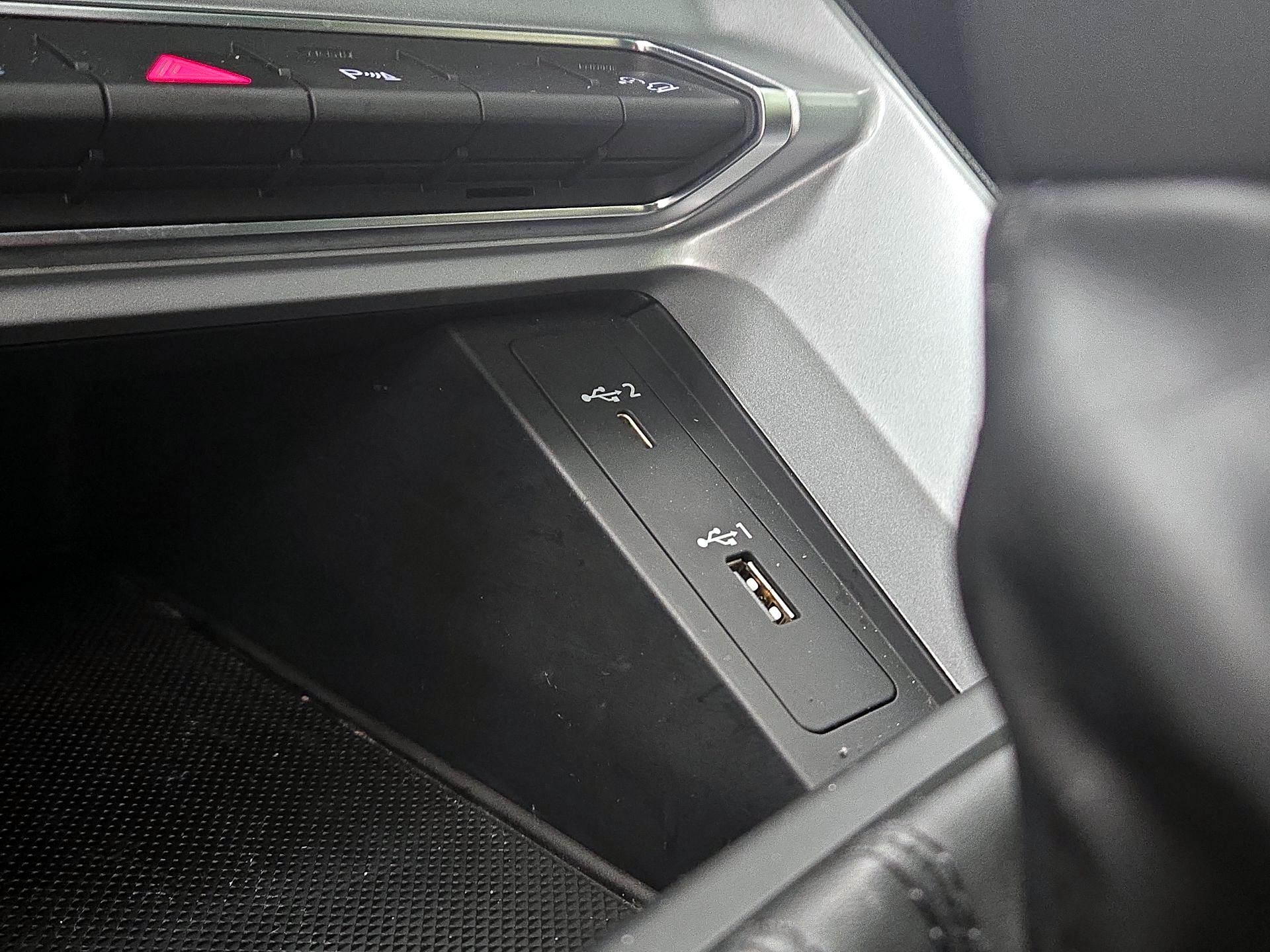 Thumbnail: 2020 Audi Q3 - 18