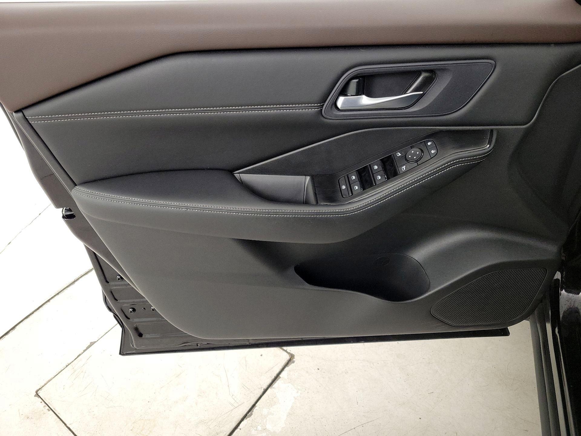 Thumbnail: 2023 Nissan Rogue - 12