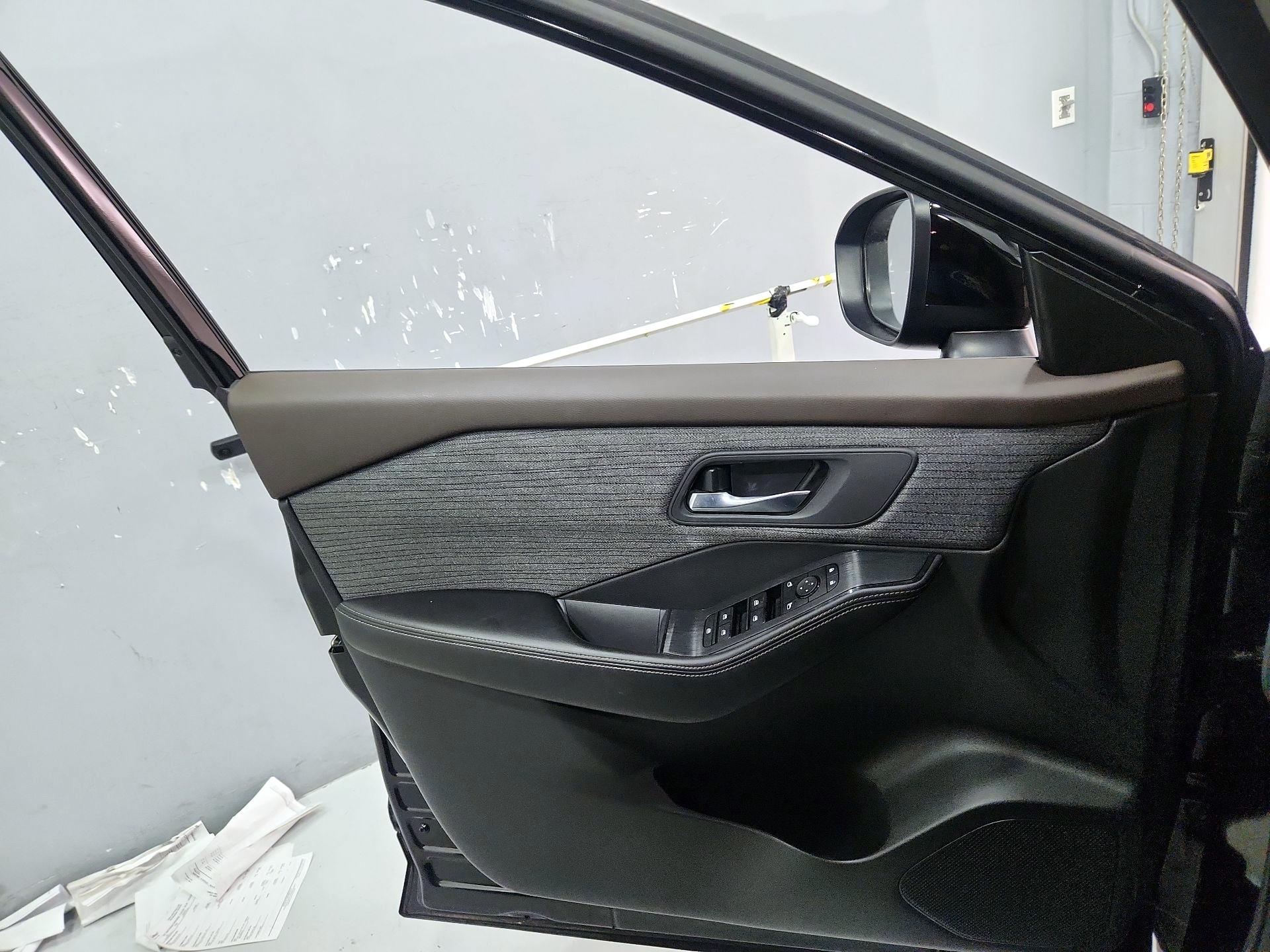 Thumbnail: 2023 Nissan Rogue - 12