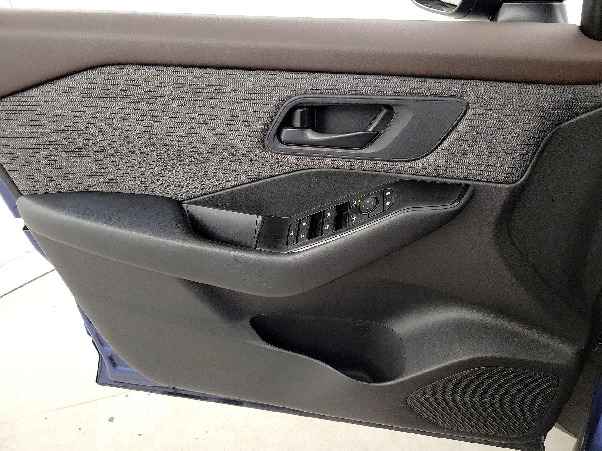 Thumbnail: 2023 Nissan Rogue - 12