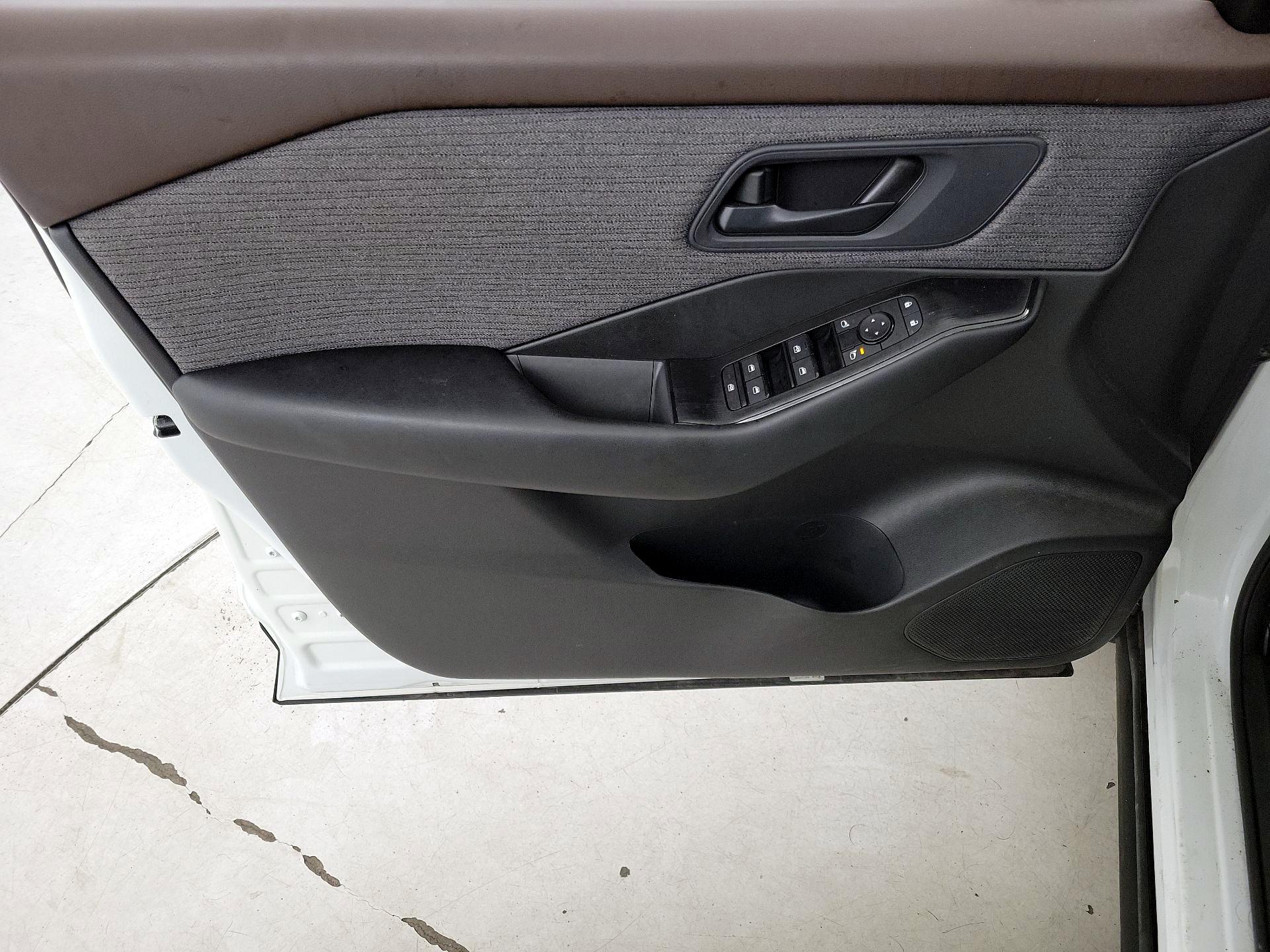 Thumbnail: 2023 Nissan Rogue - 12