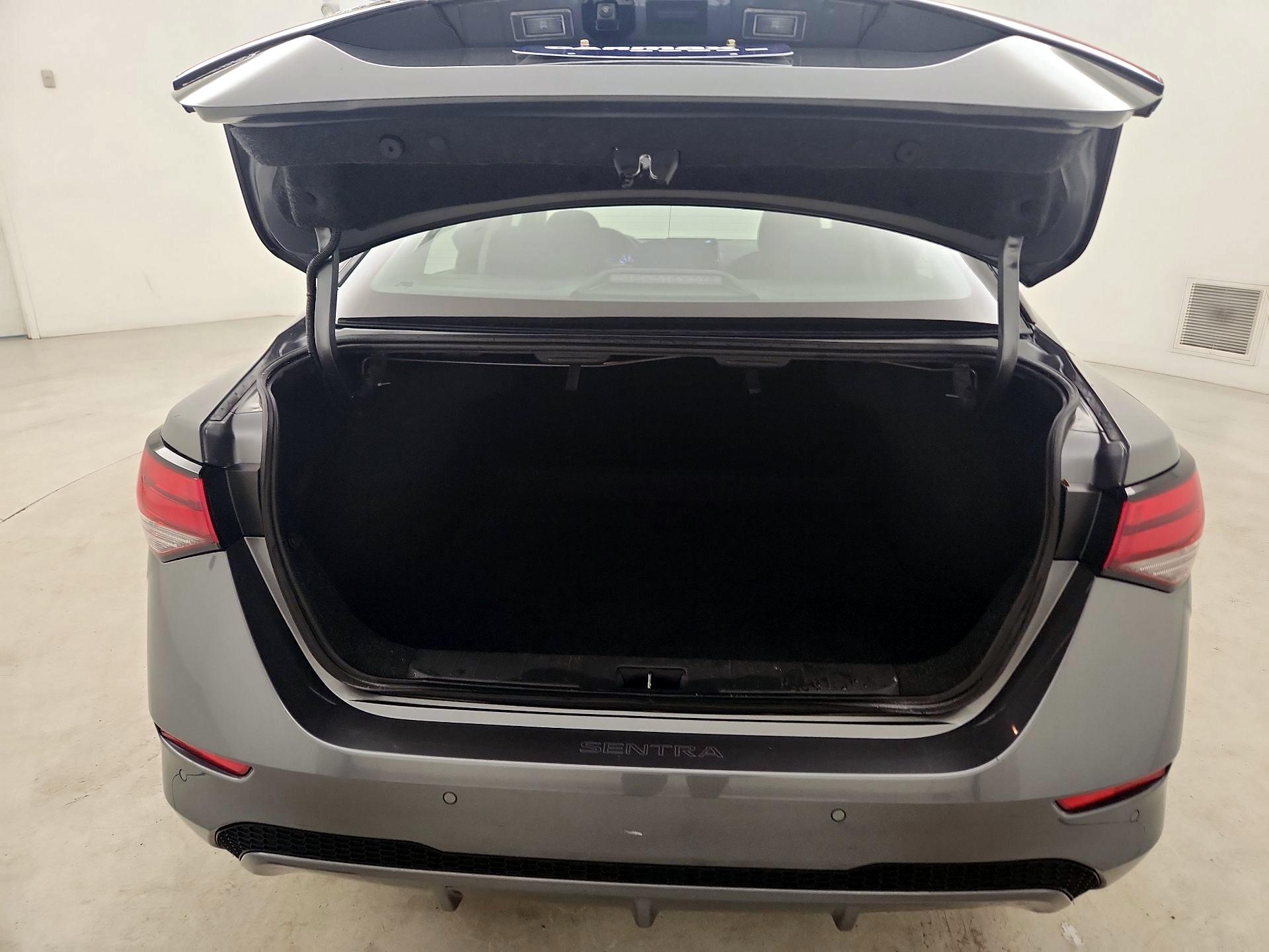 Thumbnail: 2022 Nissan Sentra - 18