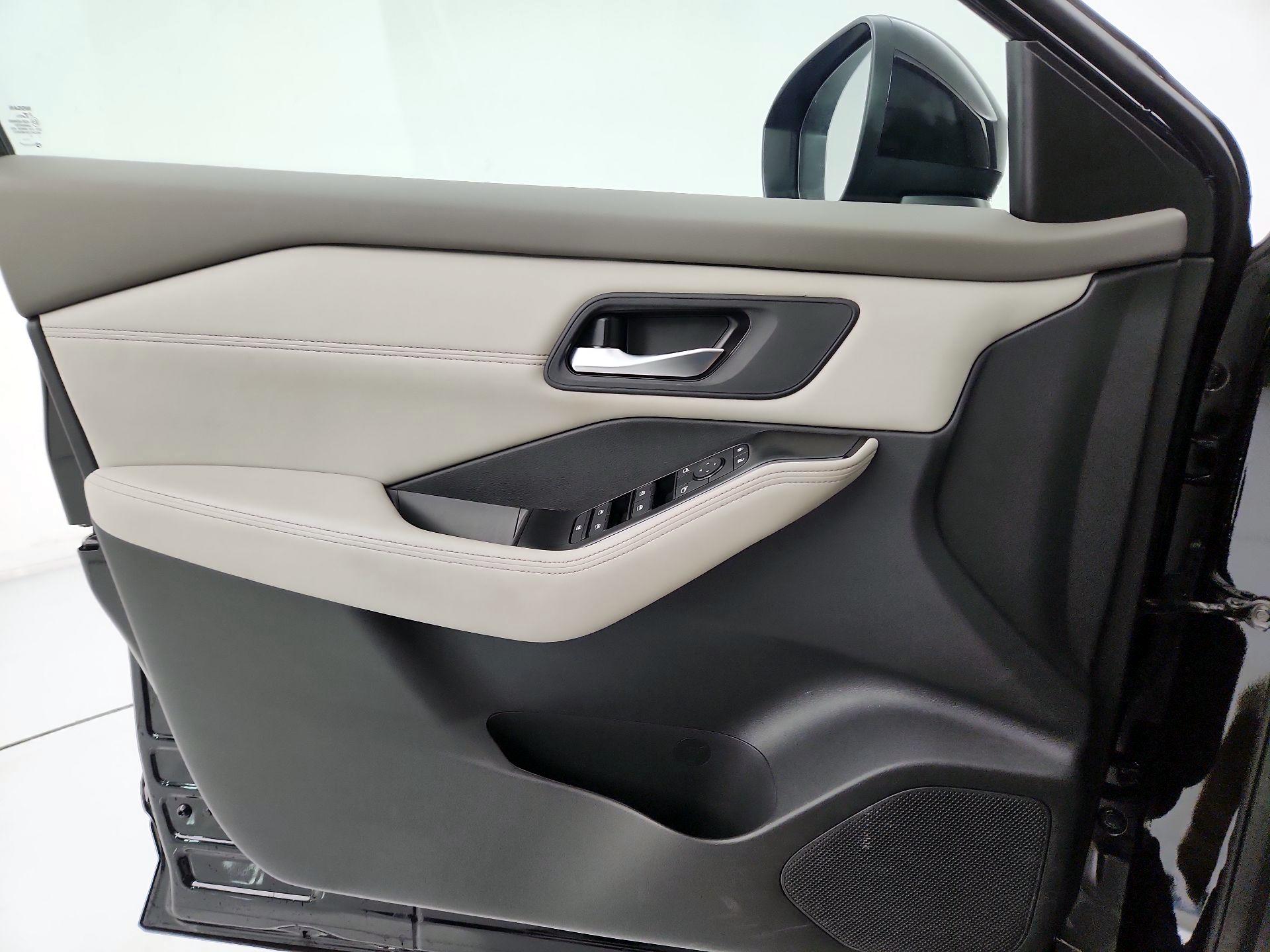 Thumbnail: 2023 Nissan Rogue - 12