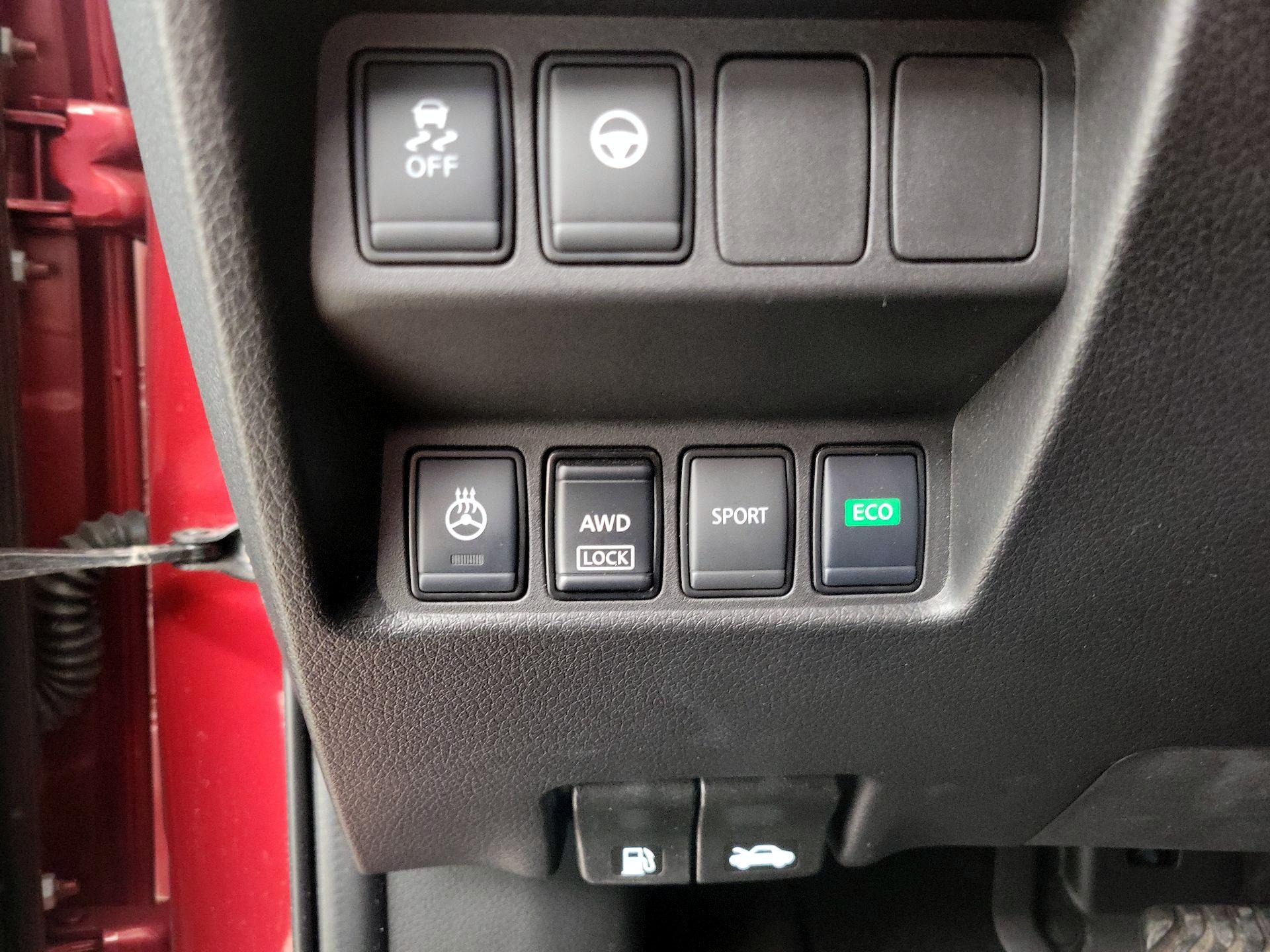 Thumbnail: 2022 Nissan Rogue Sport - 13