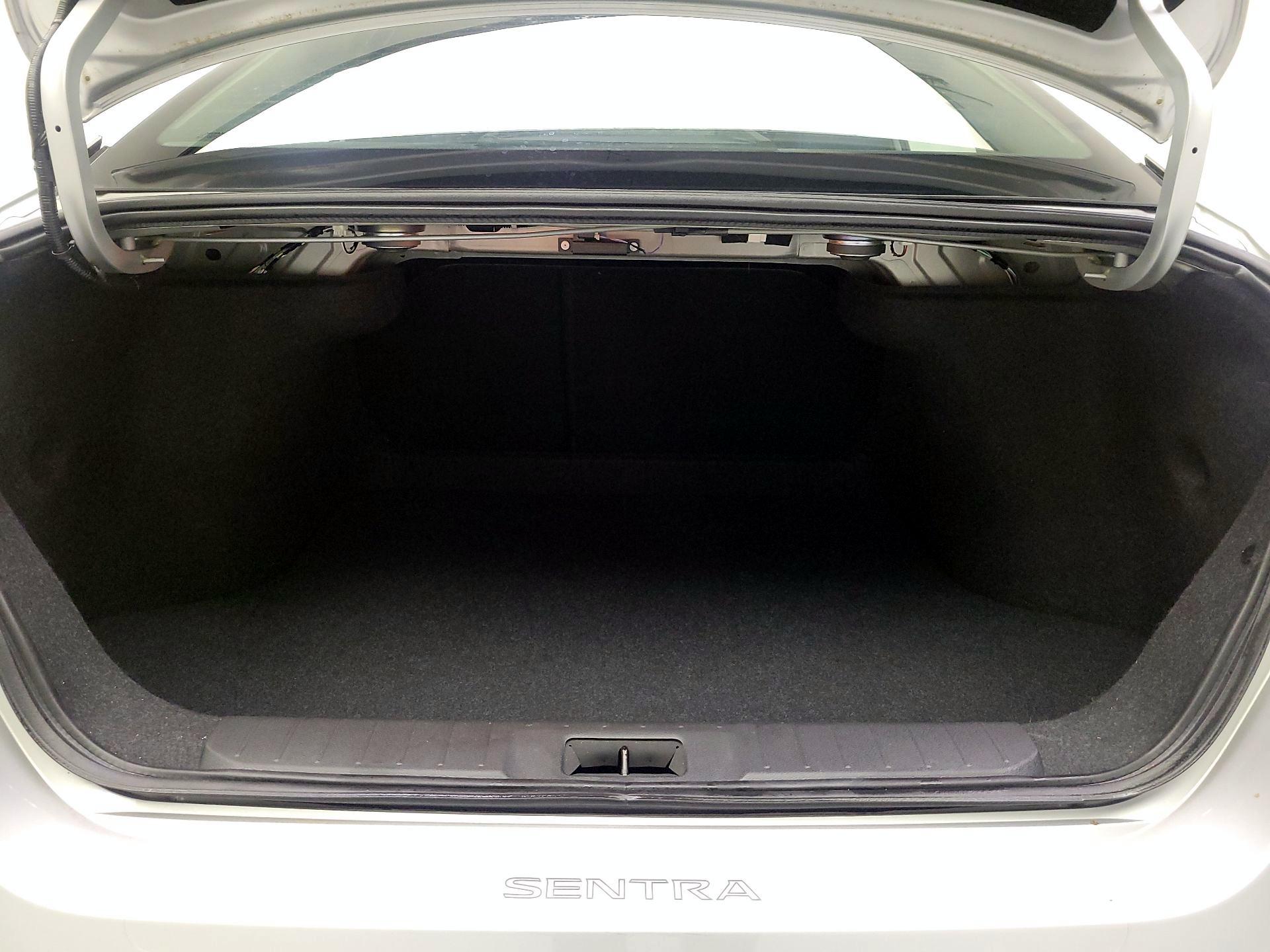 Thumbnail: 2022 Nissan Sentra - 18