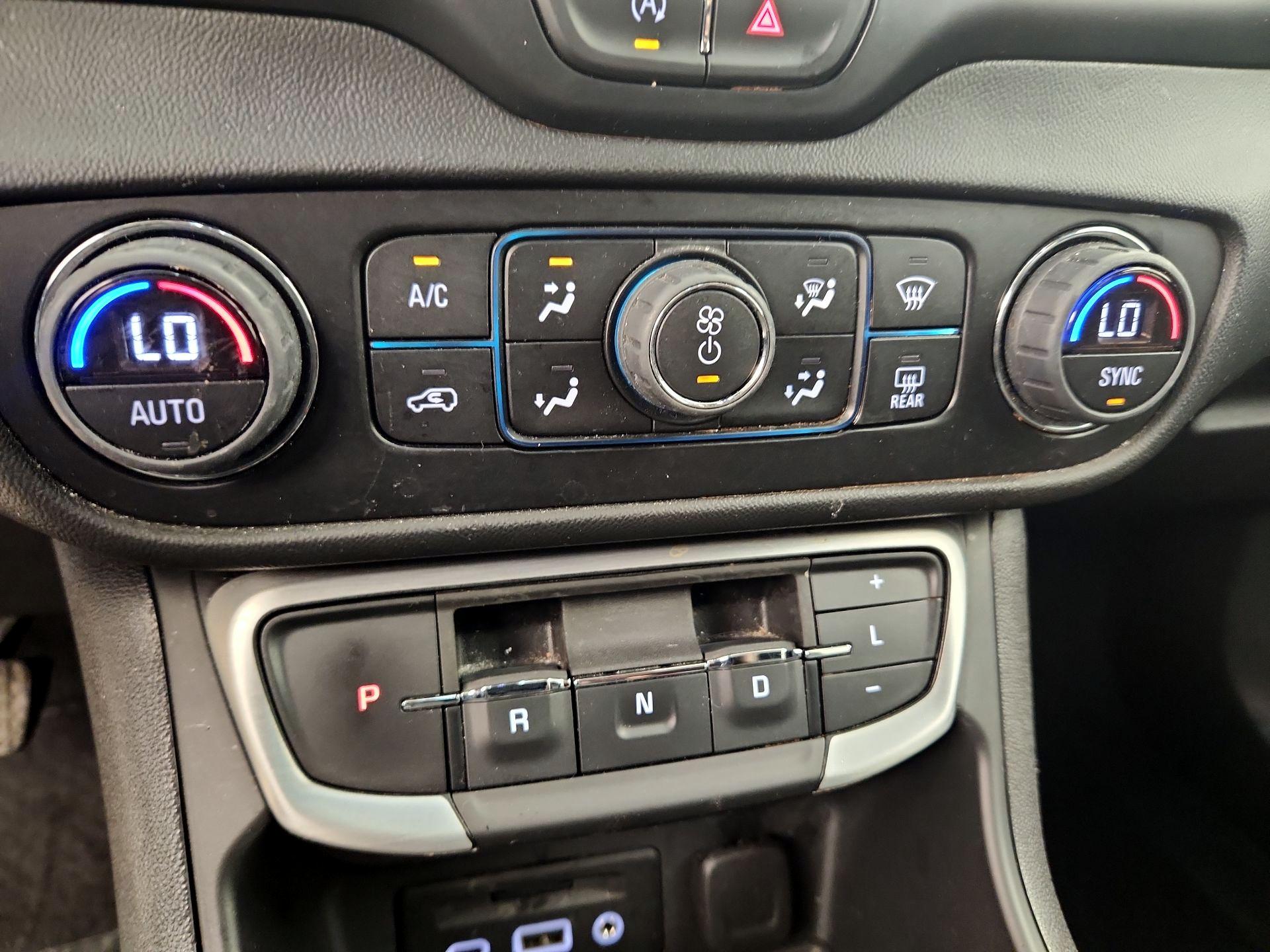 Thumbnail: 2022 GMC Terrain - 16