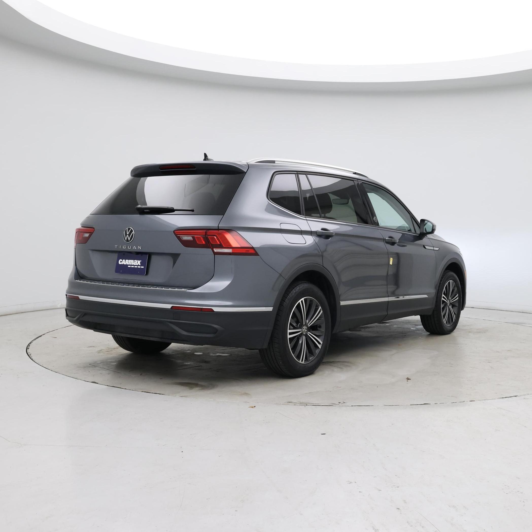 Thumbnail: 2024 Volkswagen Tiguan - 8