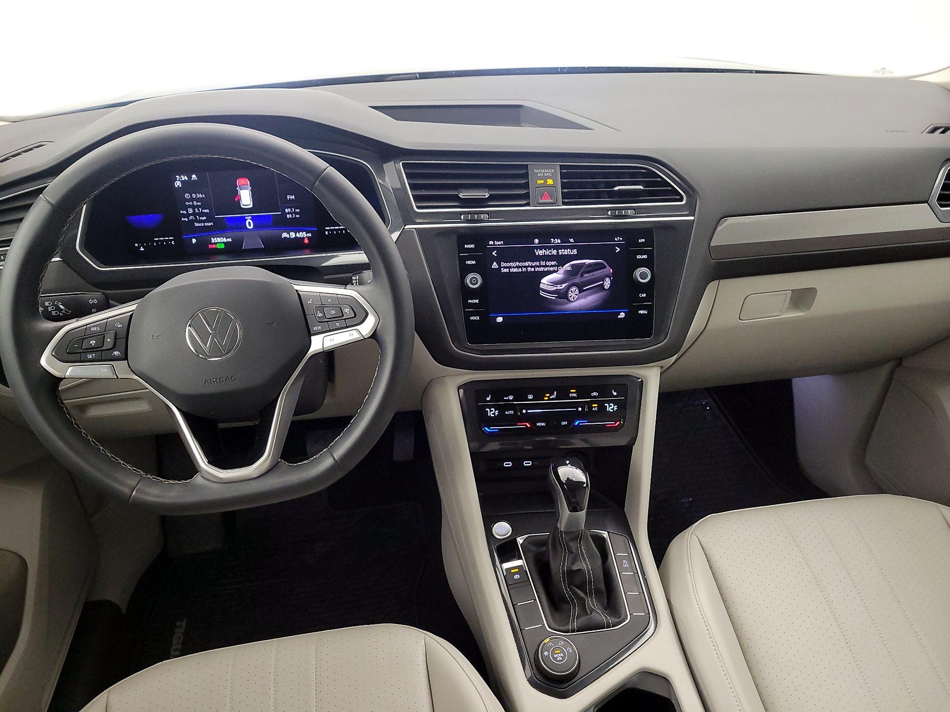 Thumbnail: 2022 Volkswagen Tiguan - 9