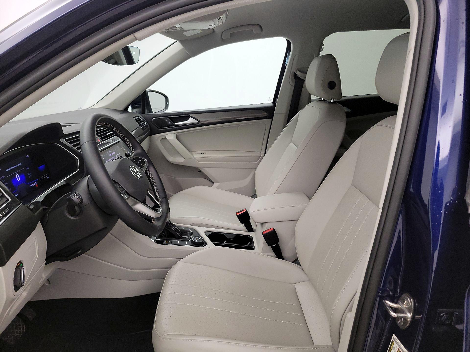 Thumbnail: 2022 Volkswagen Tiguan - 11