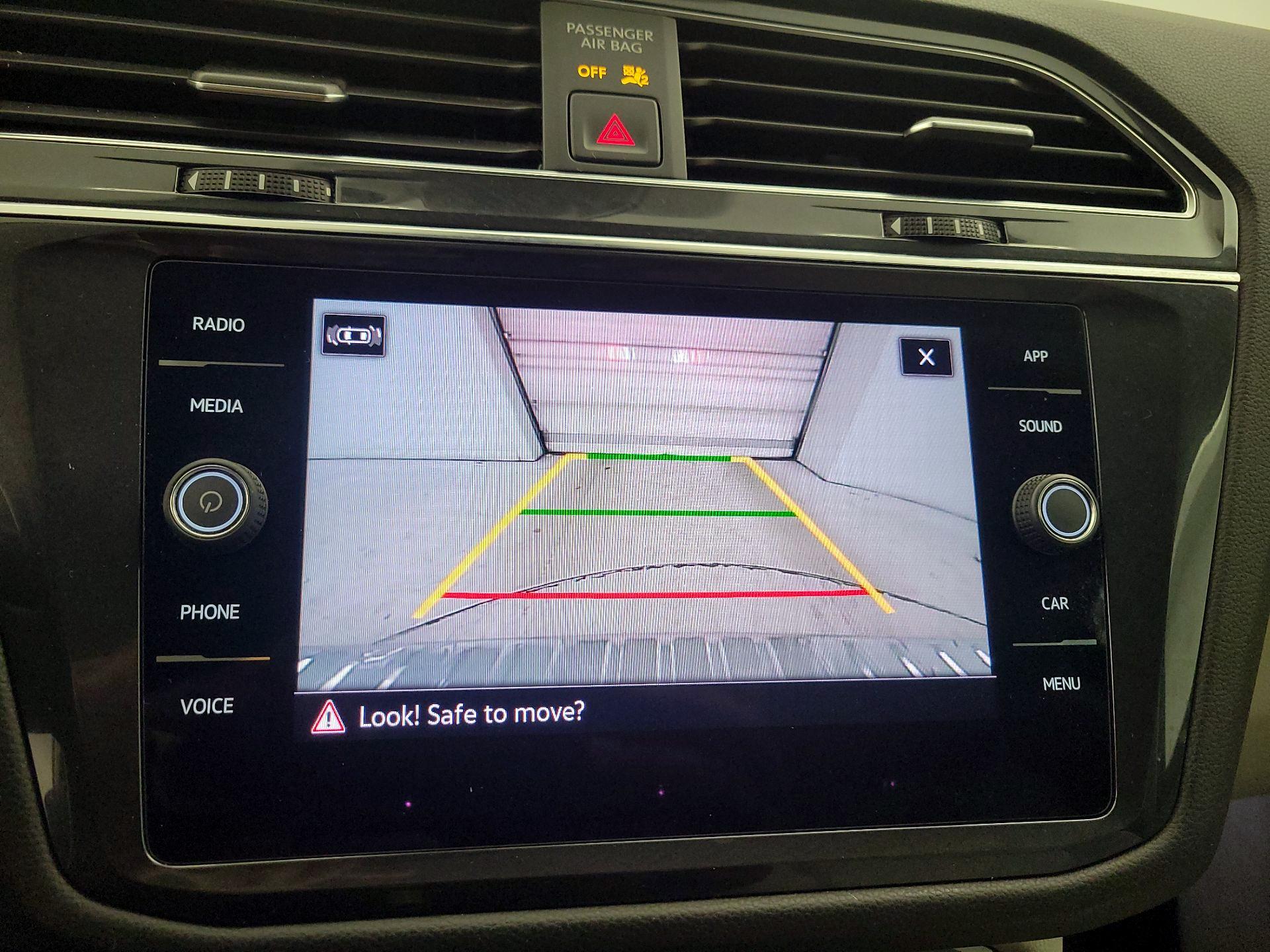 Thumbnail: 2022 Volkswagen Tiguan - 14