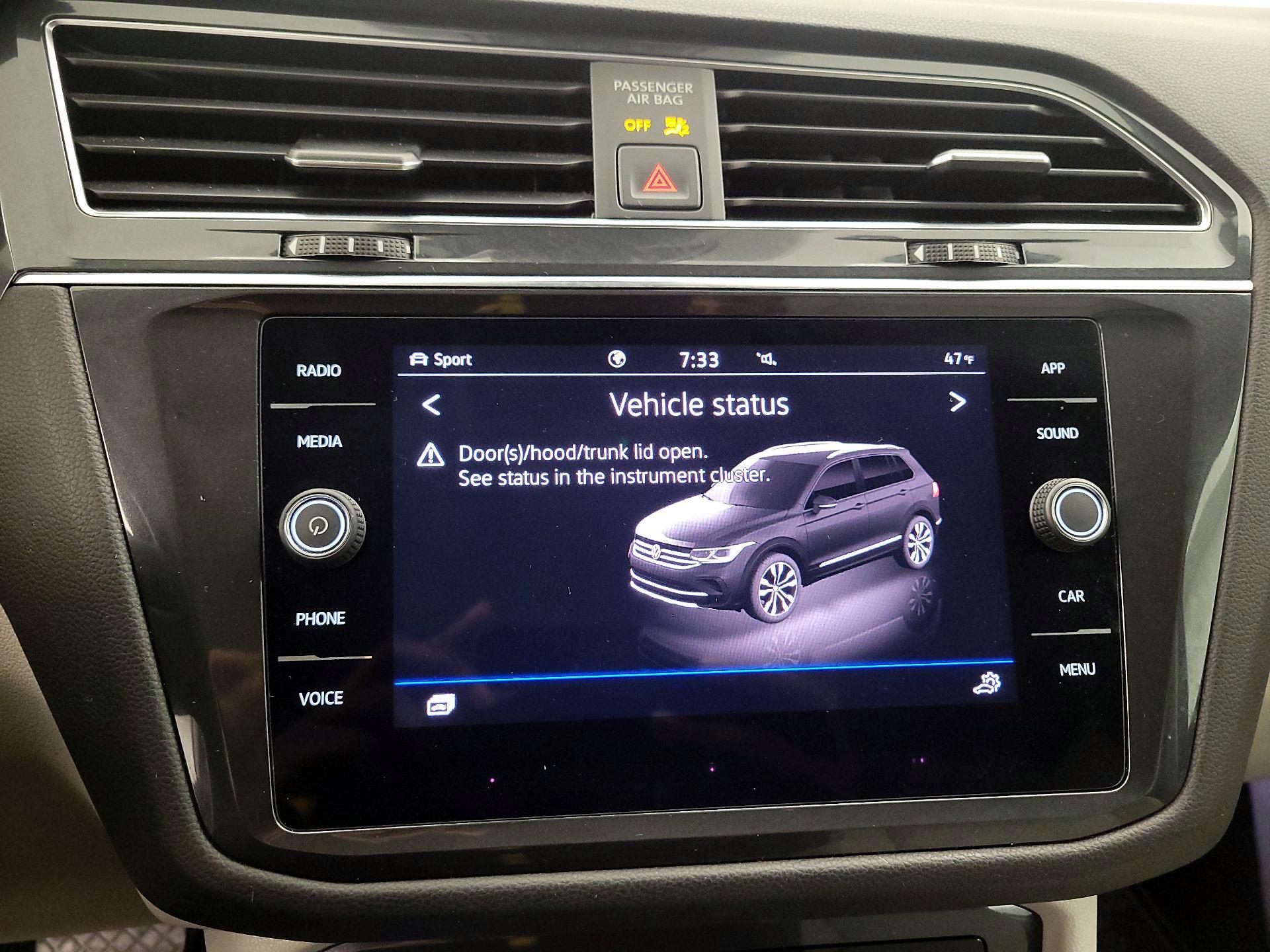 Thumbnail: 2022 Volkswagen Tiguan - 15