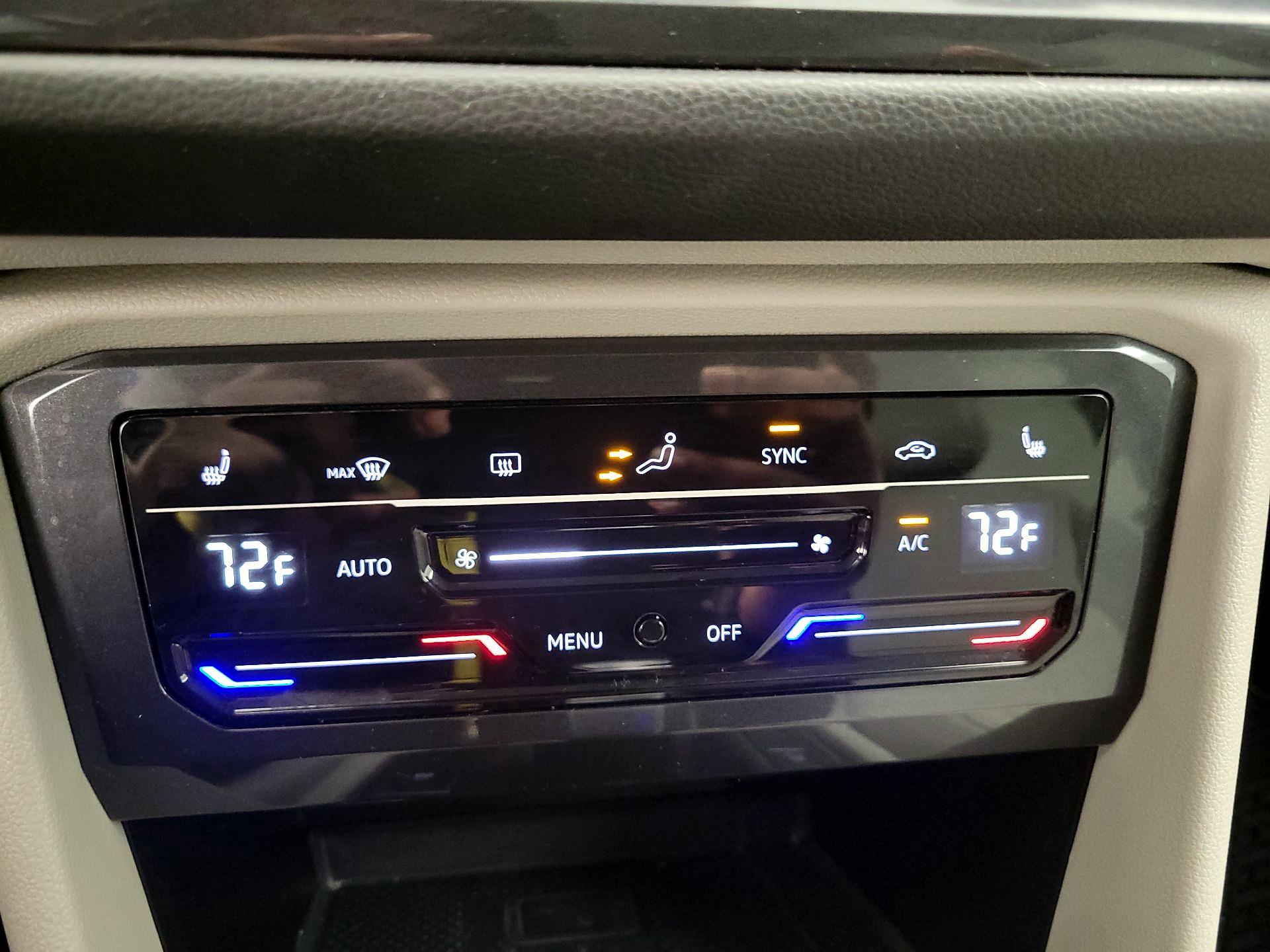 Thumbnail: 2022 Volkswagen Tiguan - 16