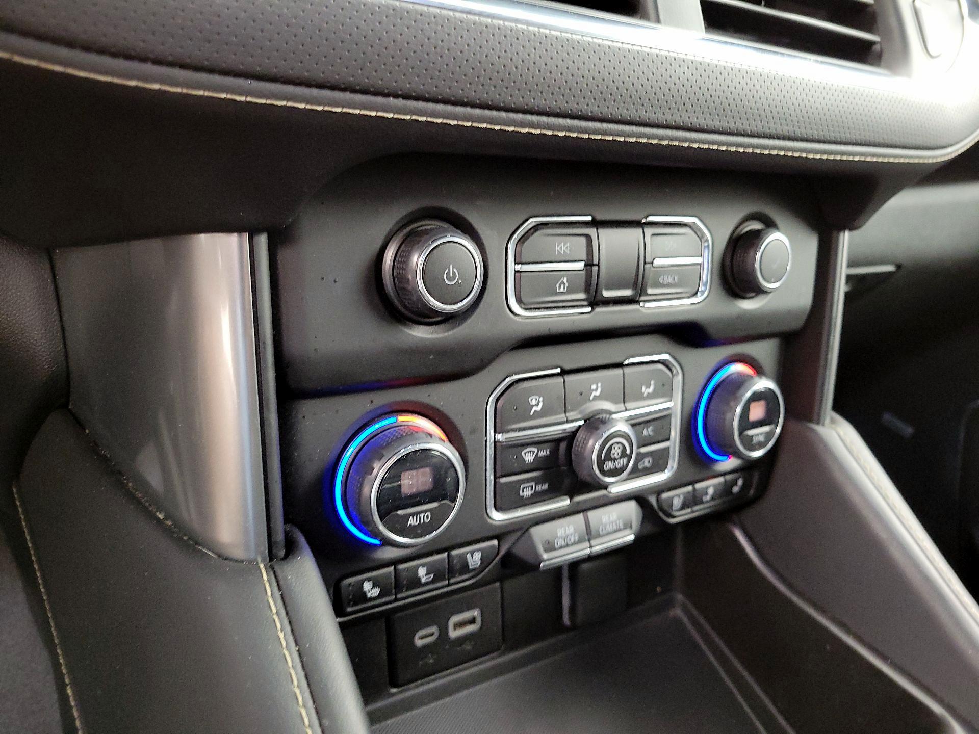 Thumbnail: 2023 Chevrolet Suburban - 16