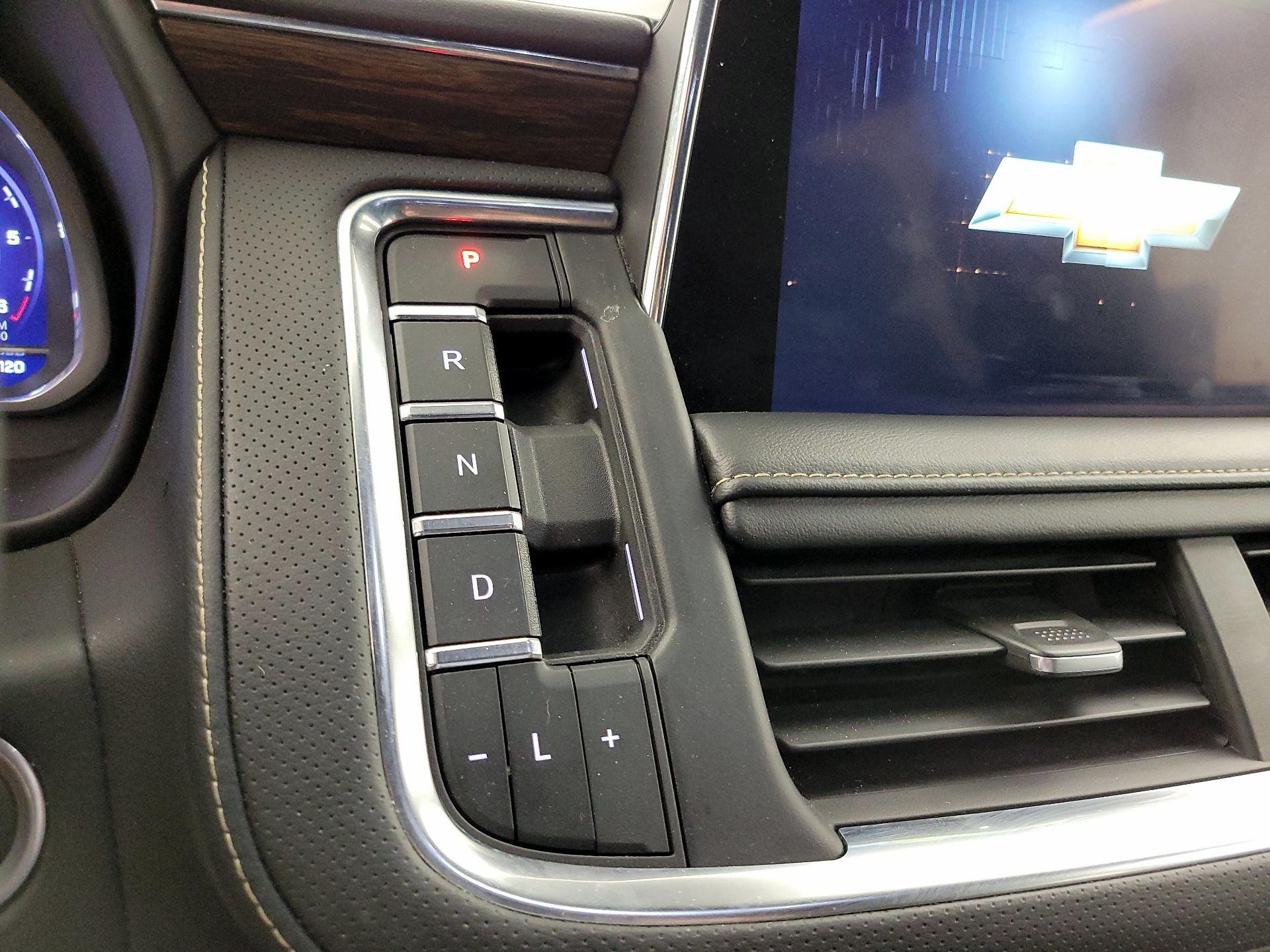 Thumbnail: 2023 Chevrolet Suburban - 17