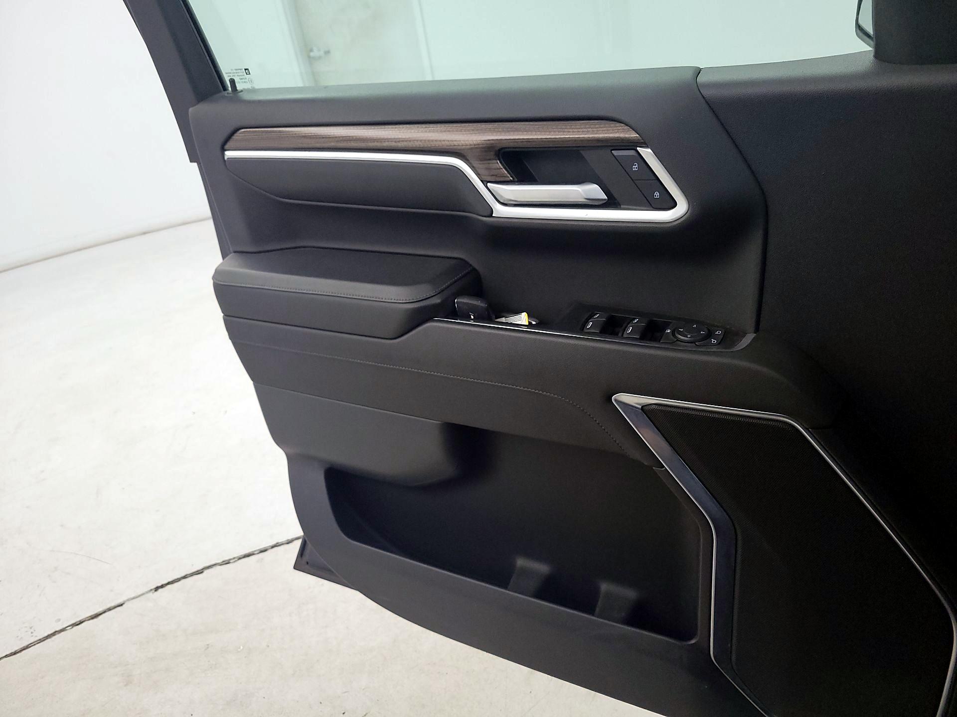 Thumbnail: 2022 Chevrolet Silverado 1500 - 12